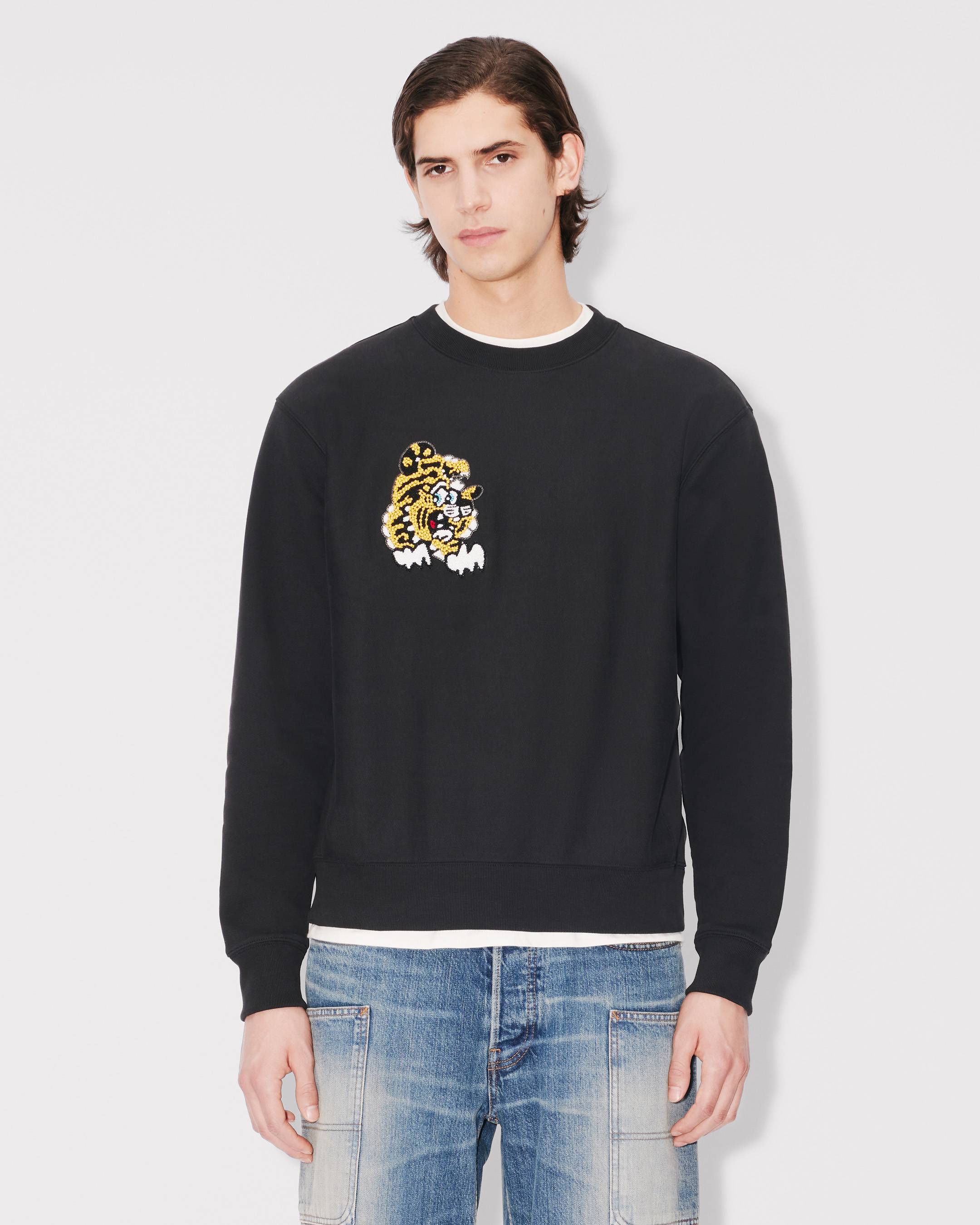 KENZO BY VERDY エンブロイド スウェット セール】'KENZO by Verdy' エンブロイド フ―ディー（スウェット