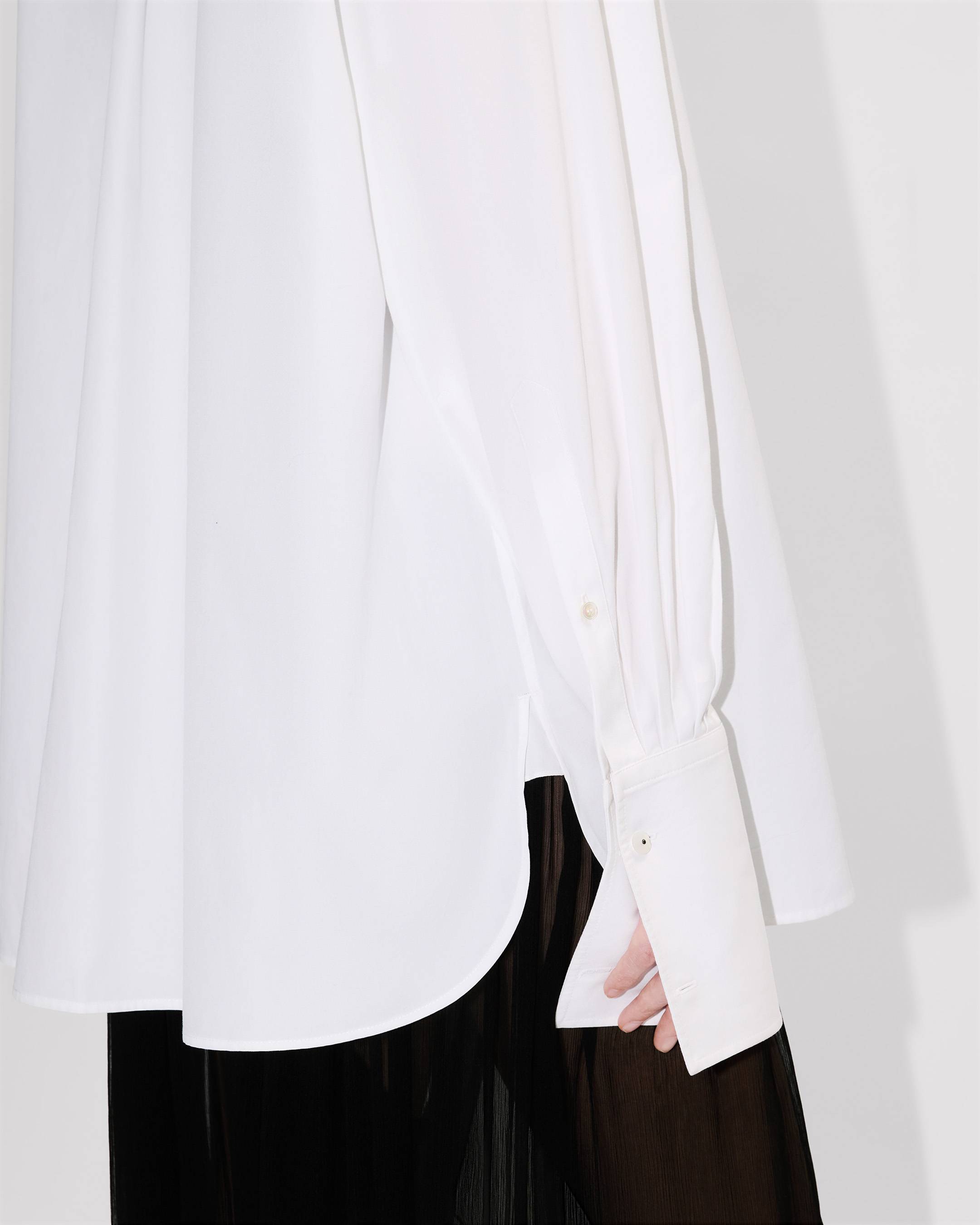 Oversized shirt in cotton poplin