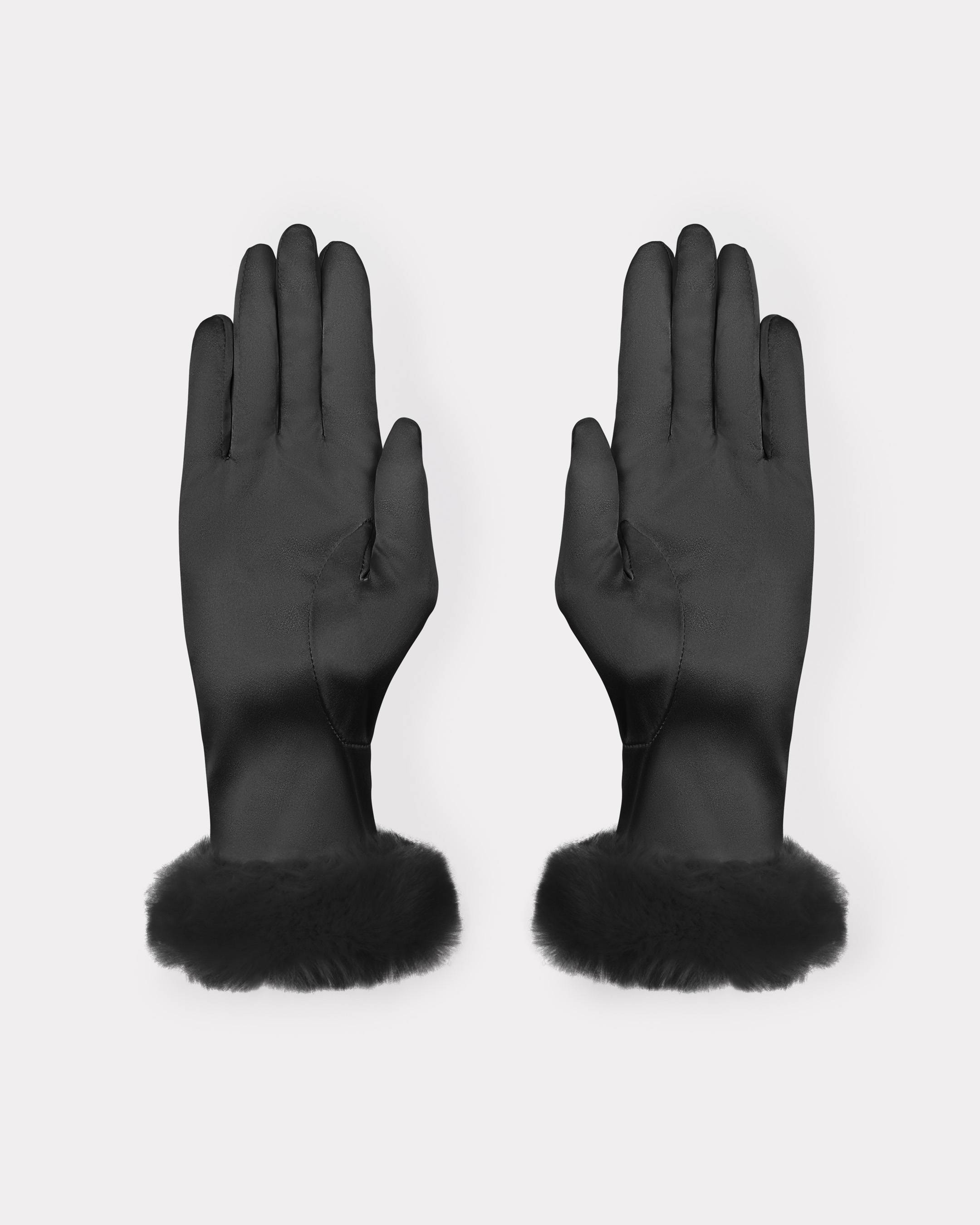 Gloves in silk and fake fur