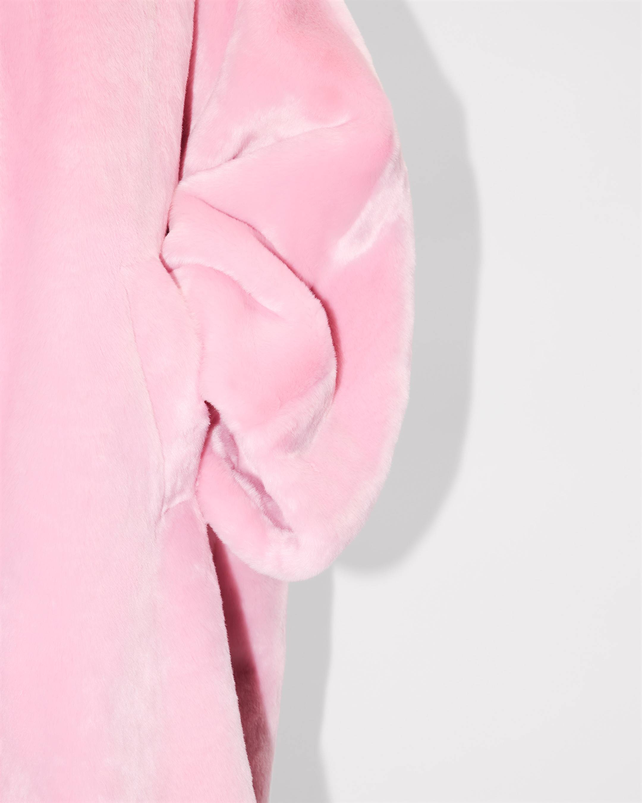 Oversized coat in fake fur