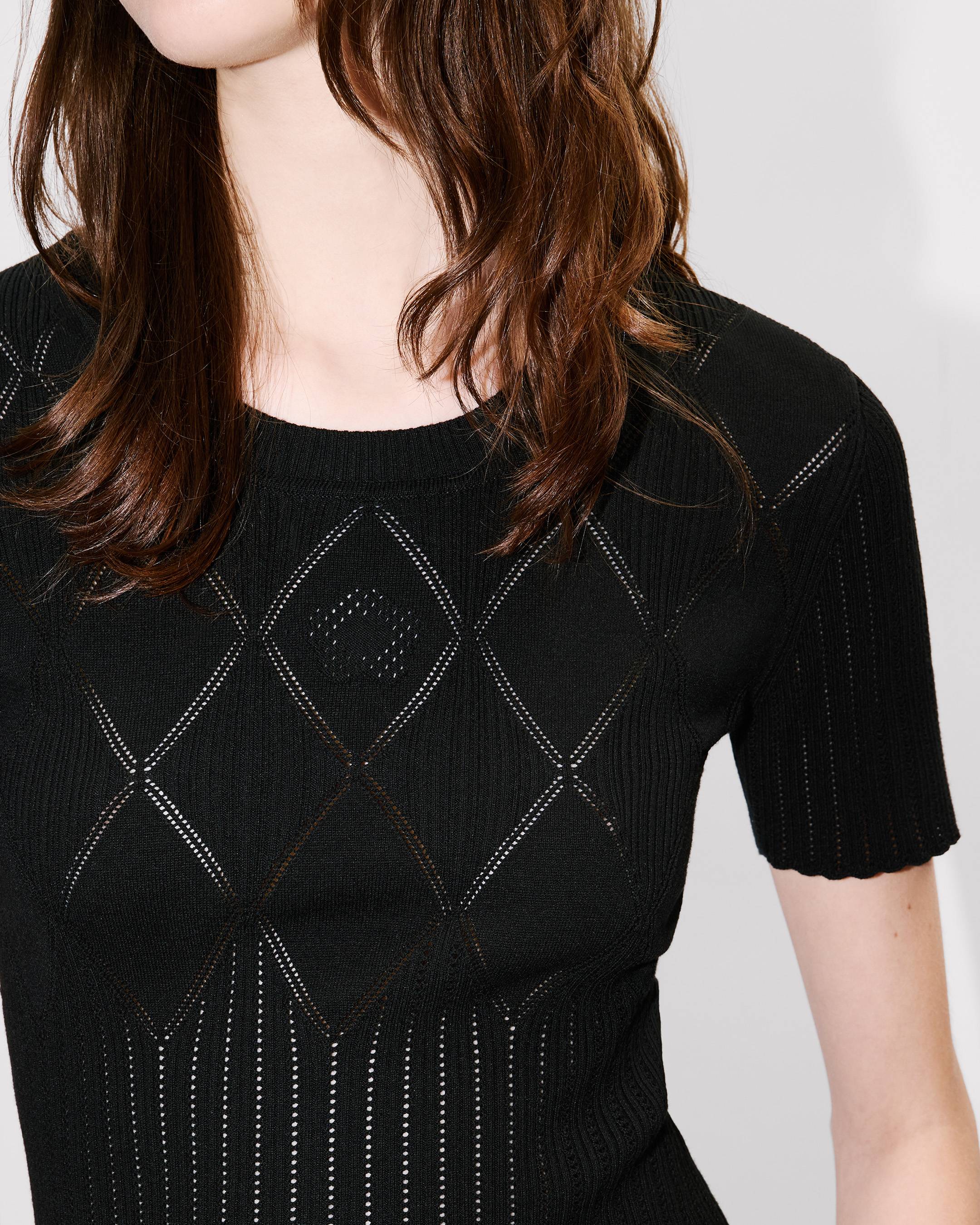 Short sleeve knit top
