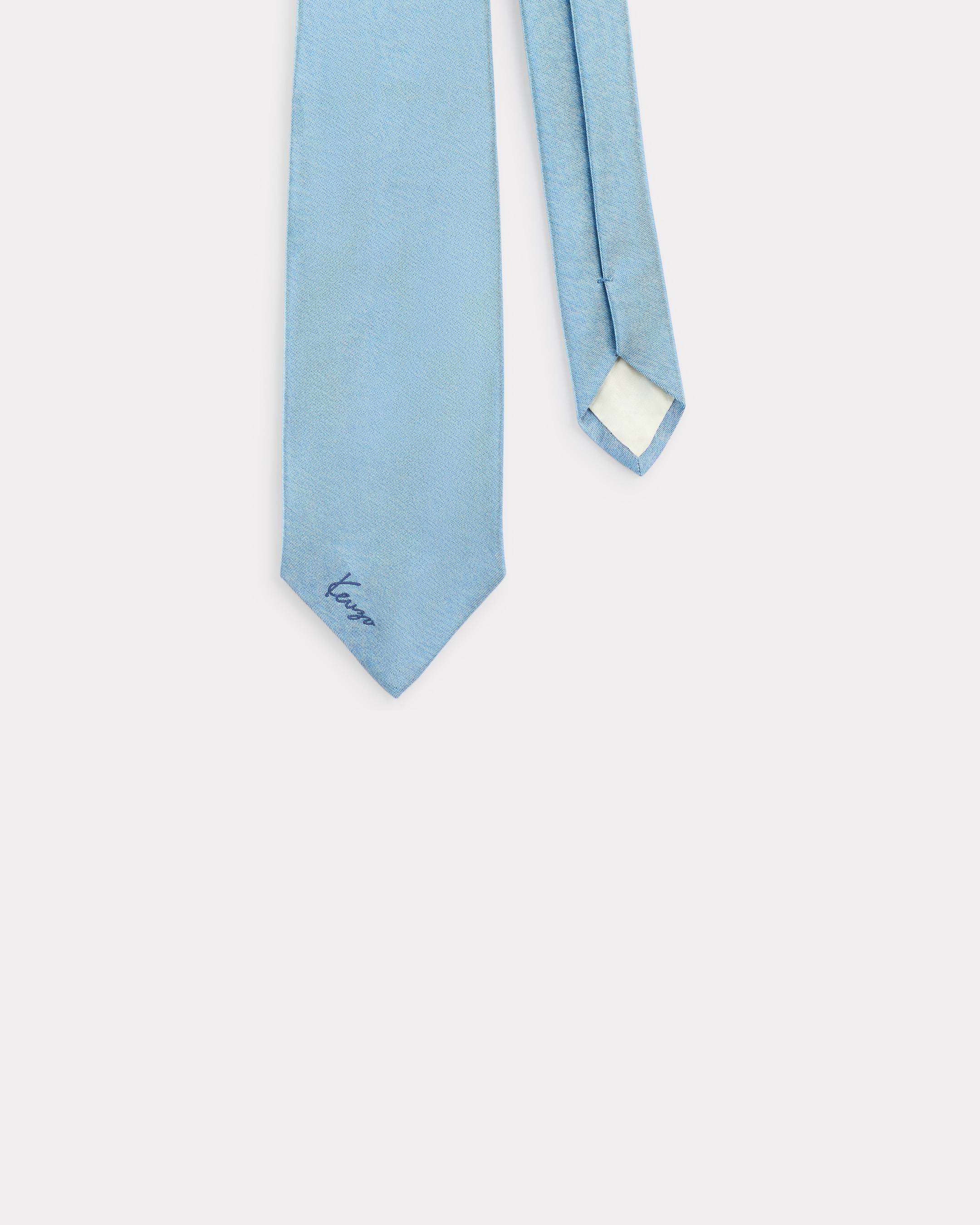 Wide tie in silk