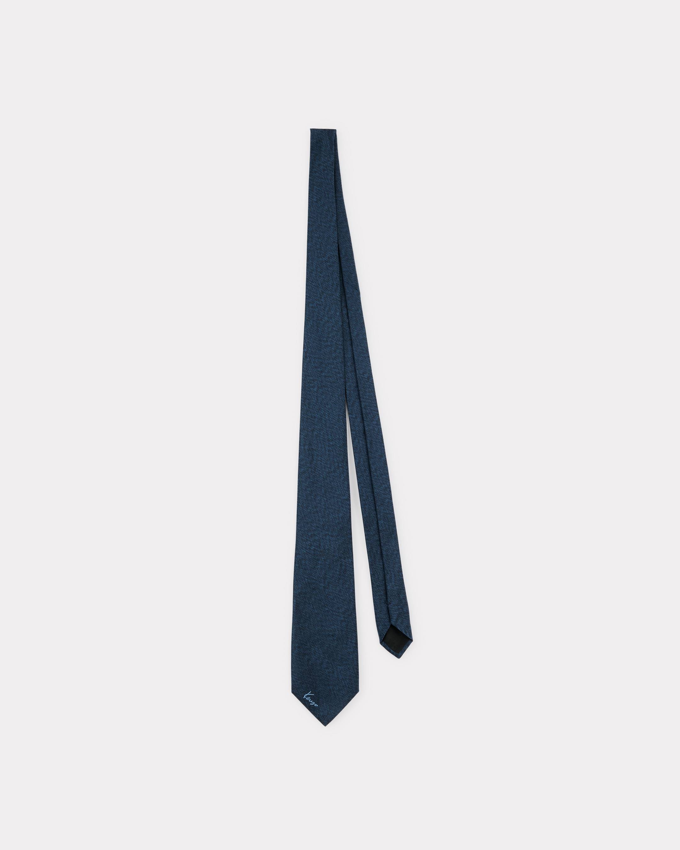 Wide tie in silk