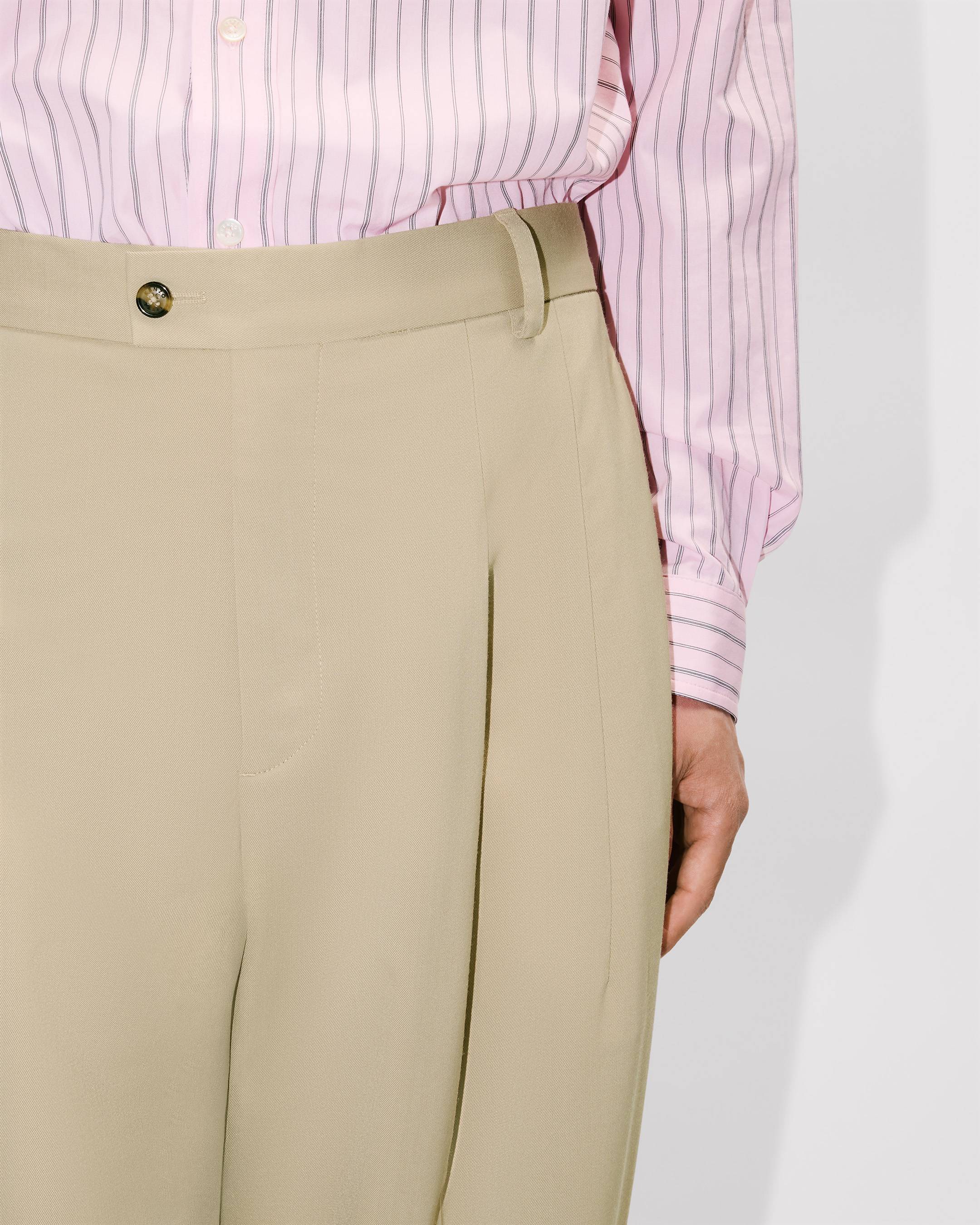 Straight tailored pants