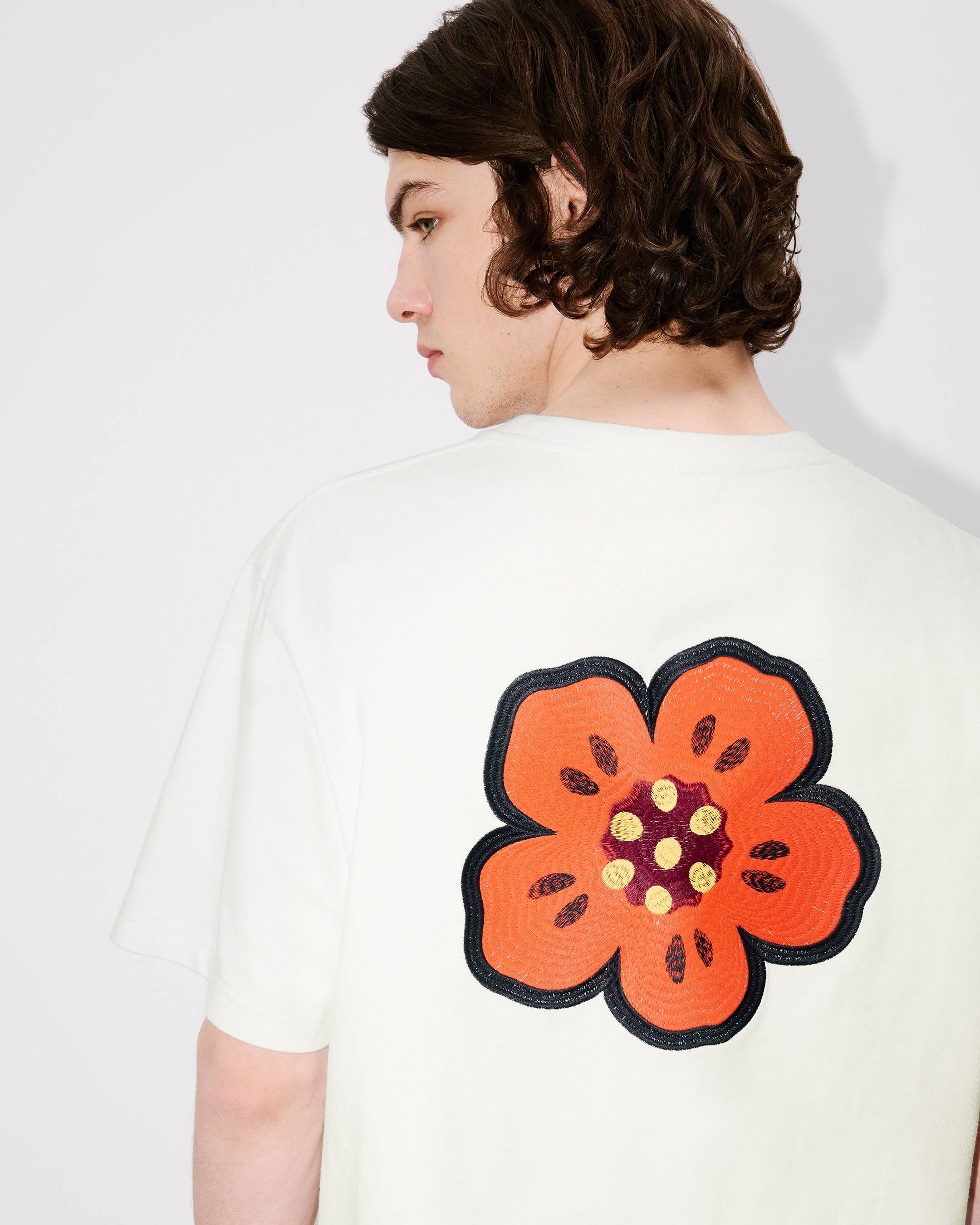 Baumwoll-T-Shirt mit „Boke Flower“-Stickerei