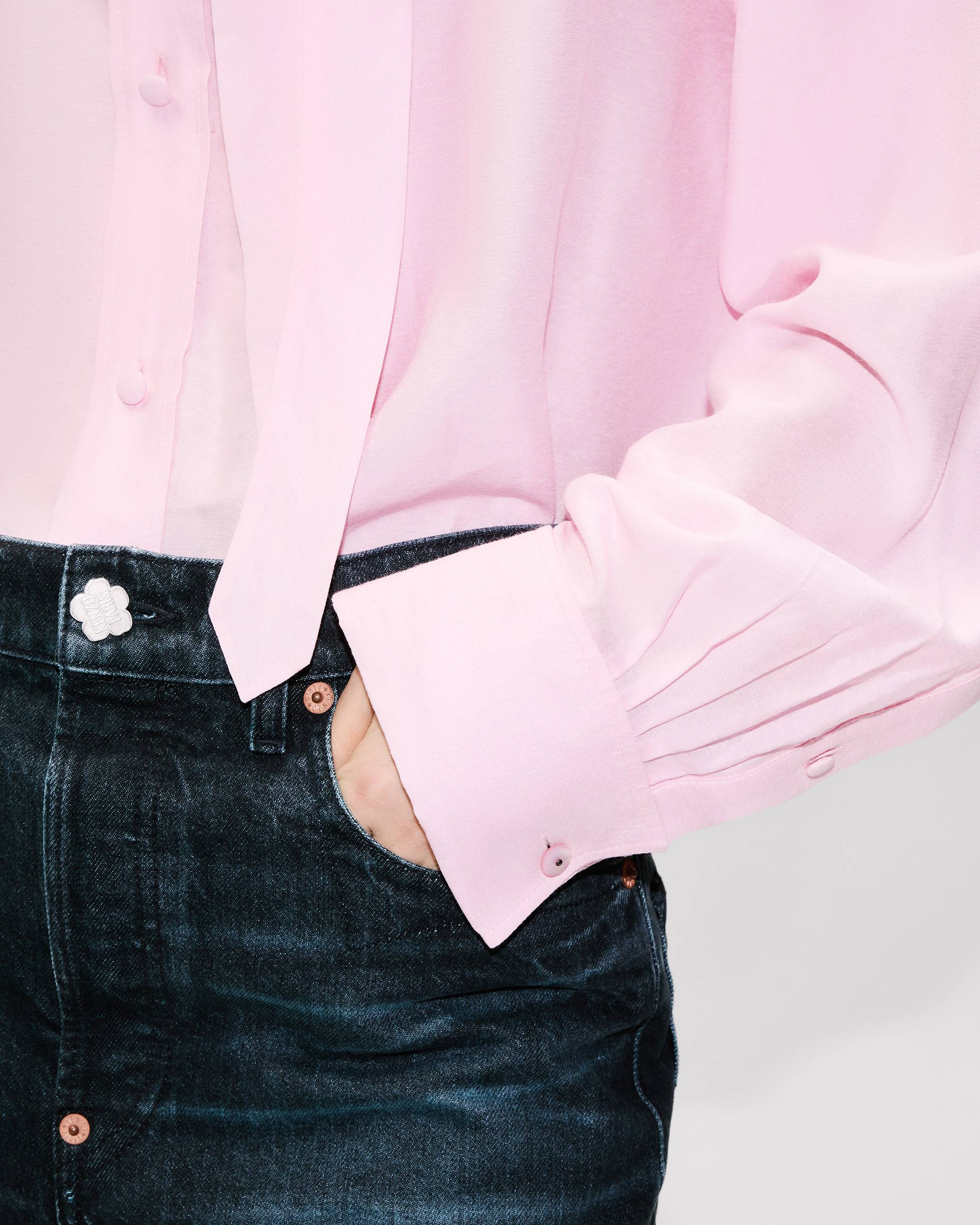 Oversized bow shirt in mixed silk