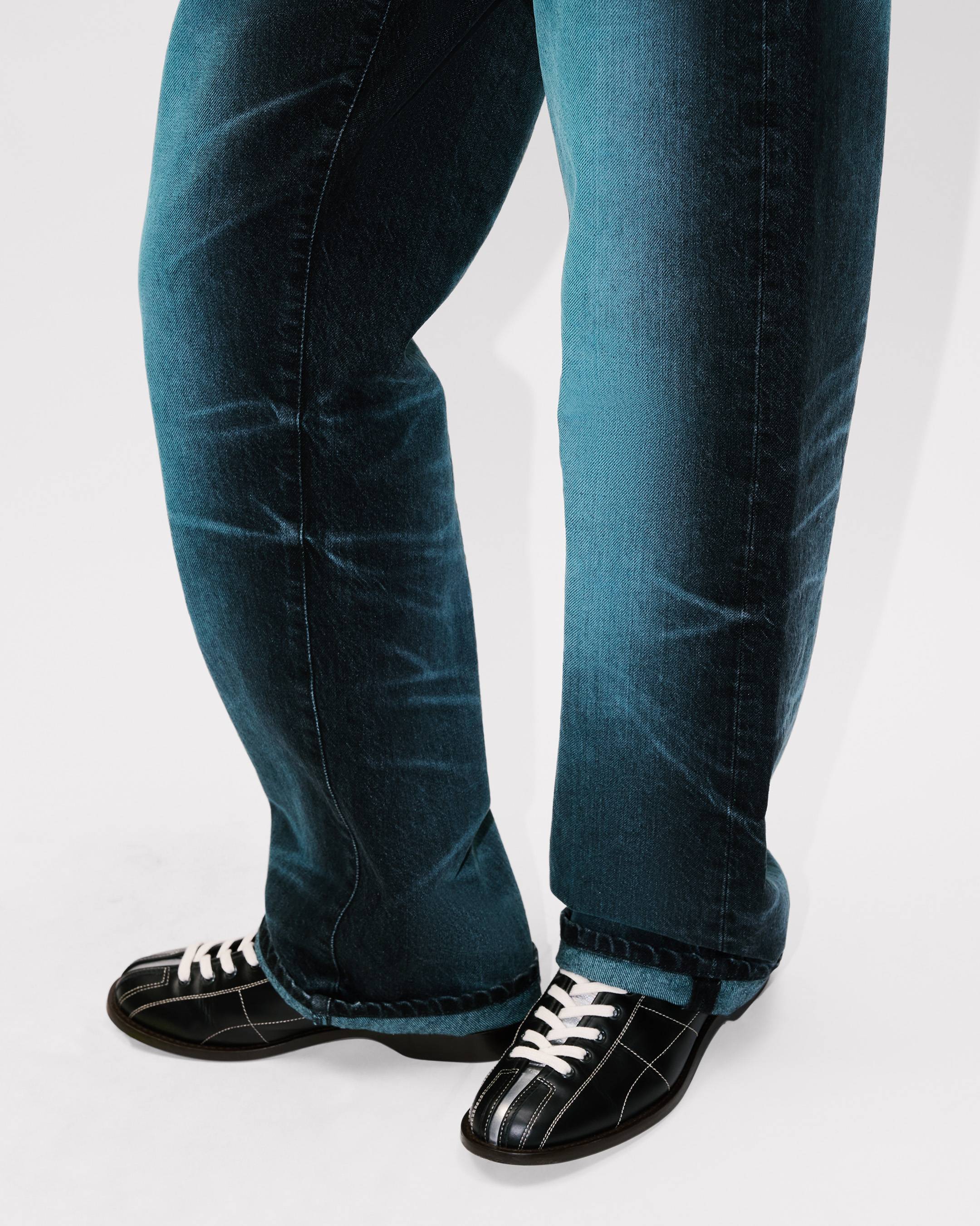 Jeans boyfriend a vita bassa in denim giapponese