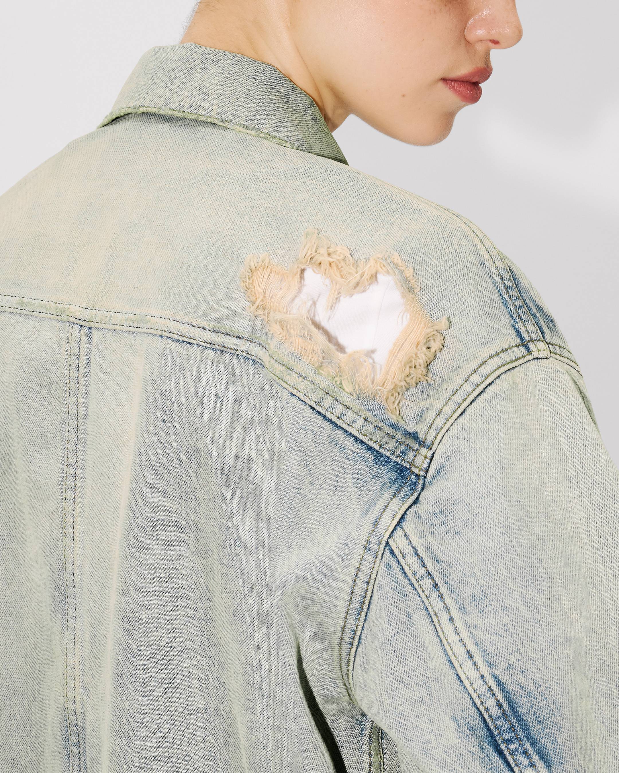 Trucker jacket in japanese denim
