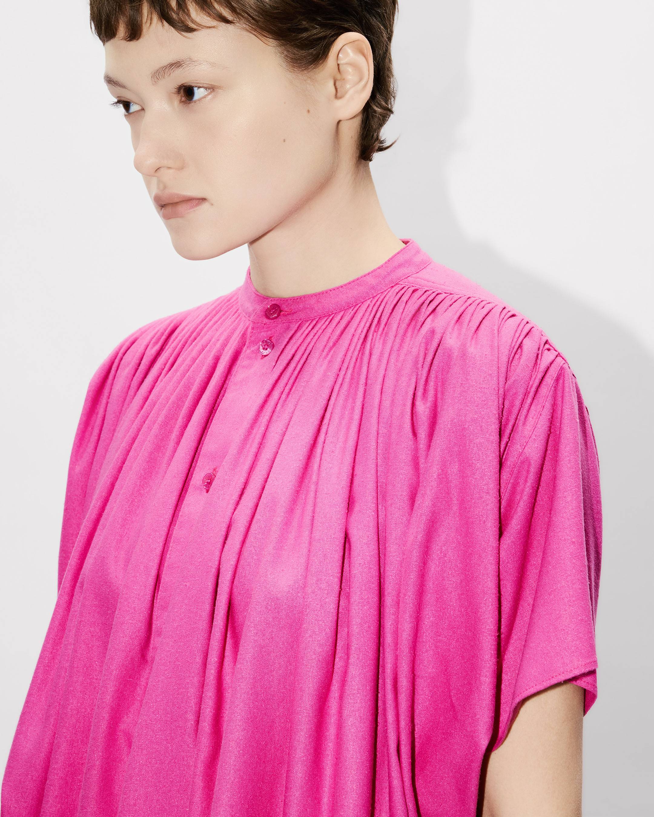 Plissiertes Oversize-Kleid aus Floche-Seide