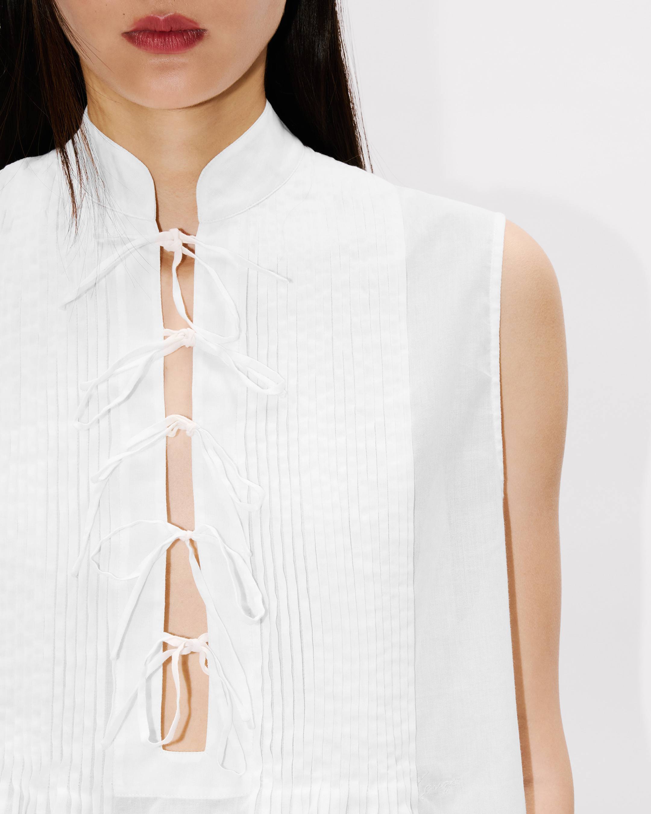 Light sleeveless top in cotton