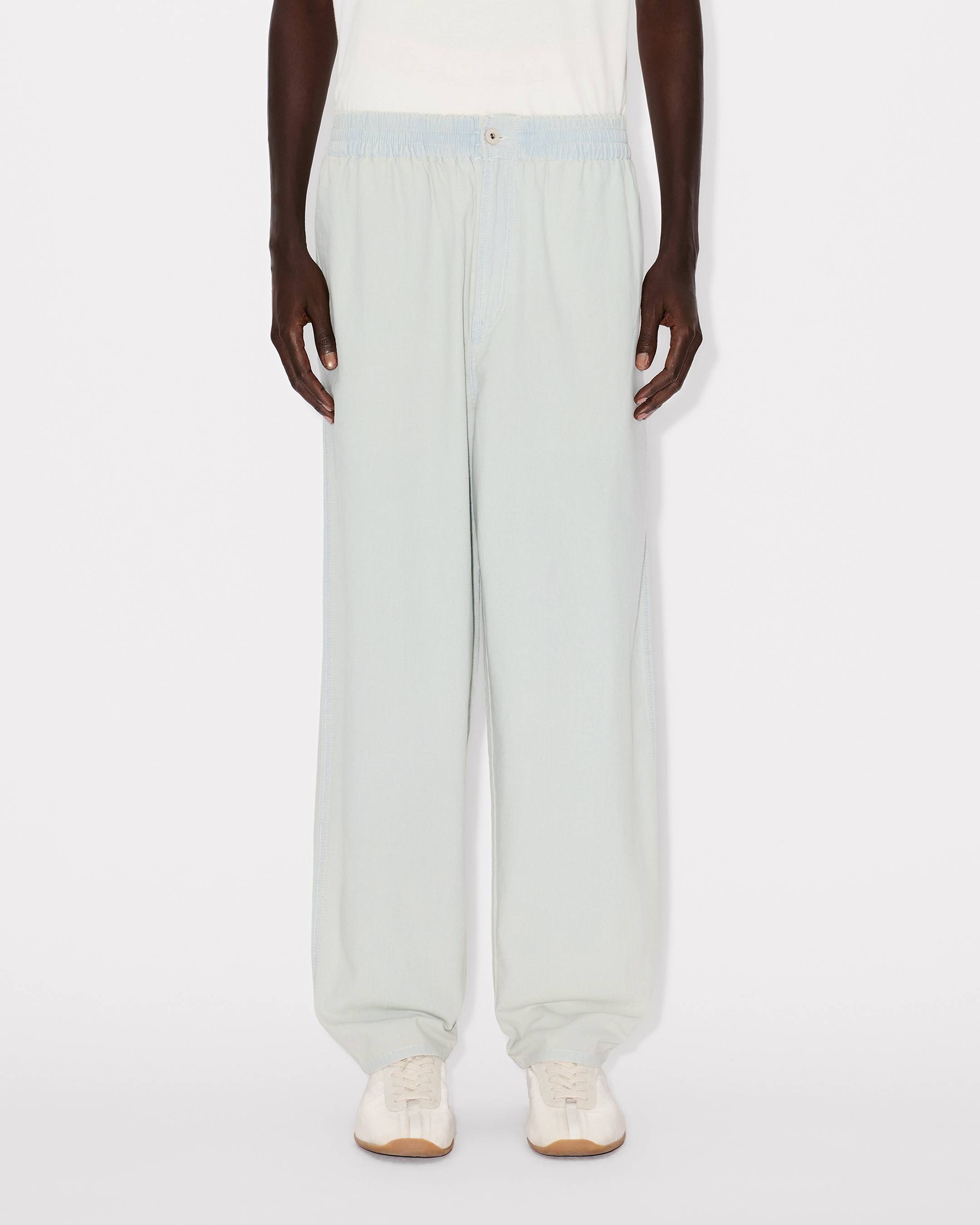 Jogpants in stone bleach chambray