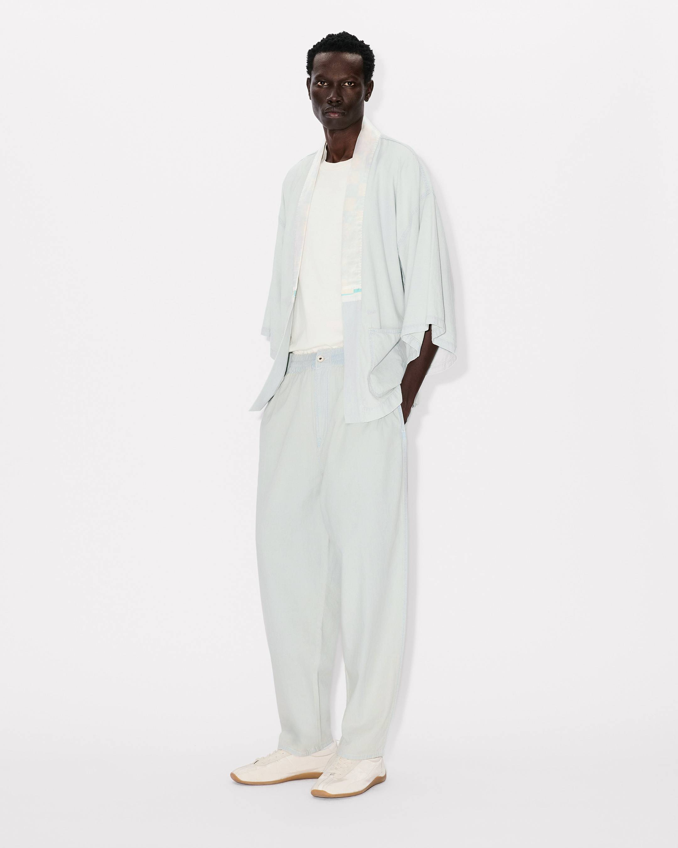 Jogpants in stone bleach chambray