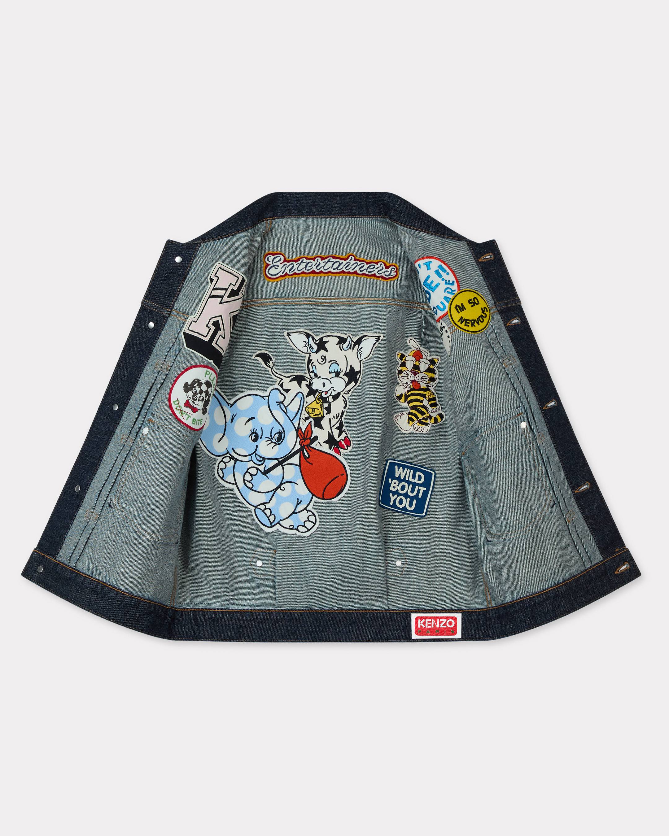 &bdquo;KENZO Badges&ldquo; Trucker-Jacke im Cut-off-Stil aus japanischem Denim