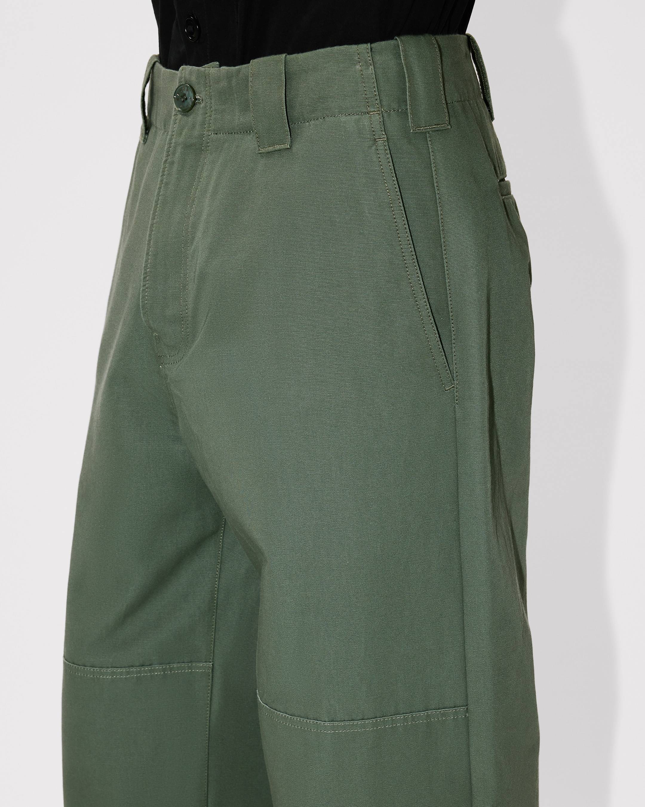 Chino con rodillas reforzadas en algod&oacute;n