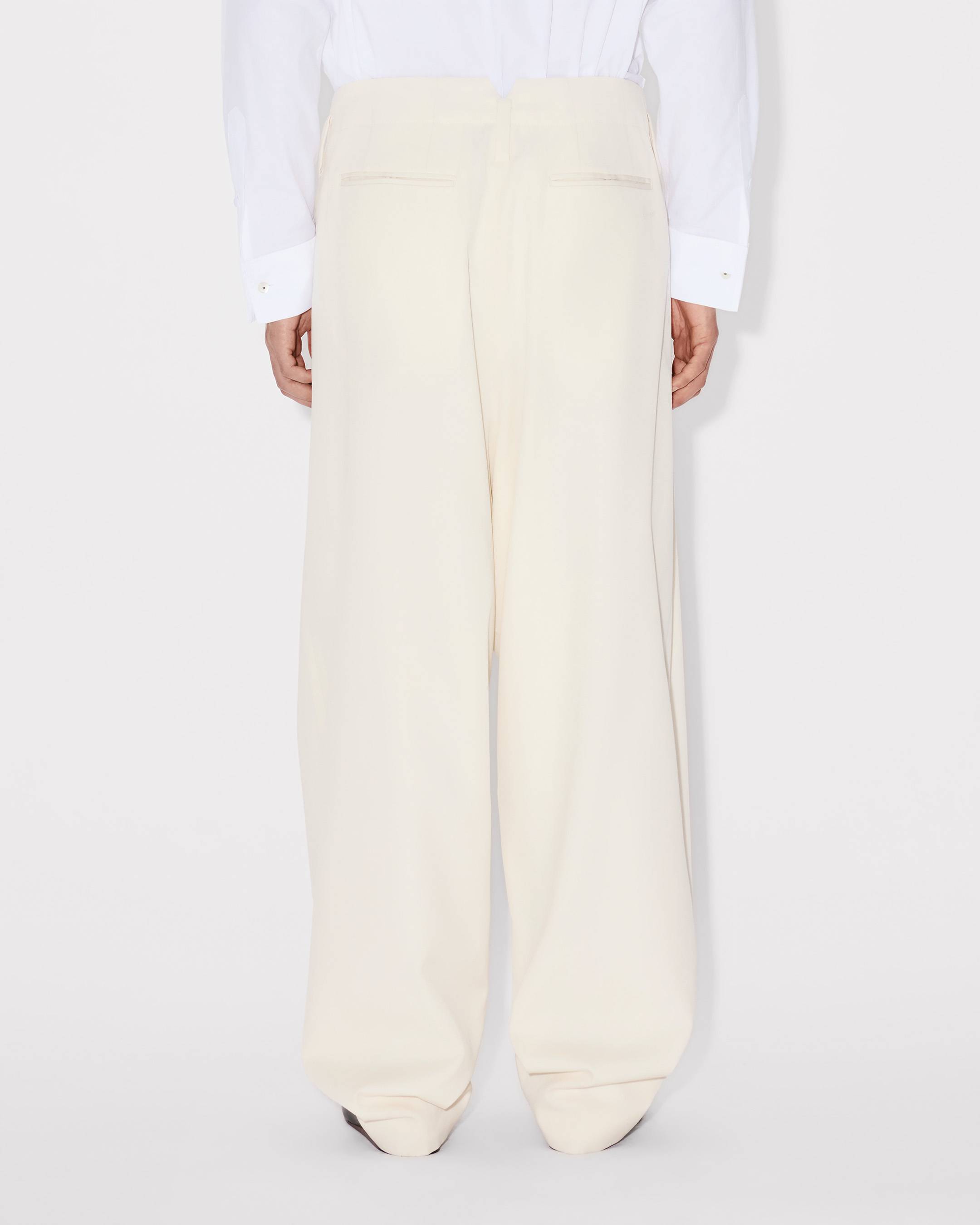 Pleated pants in virgin wool