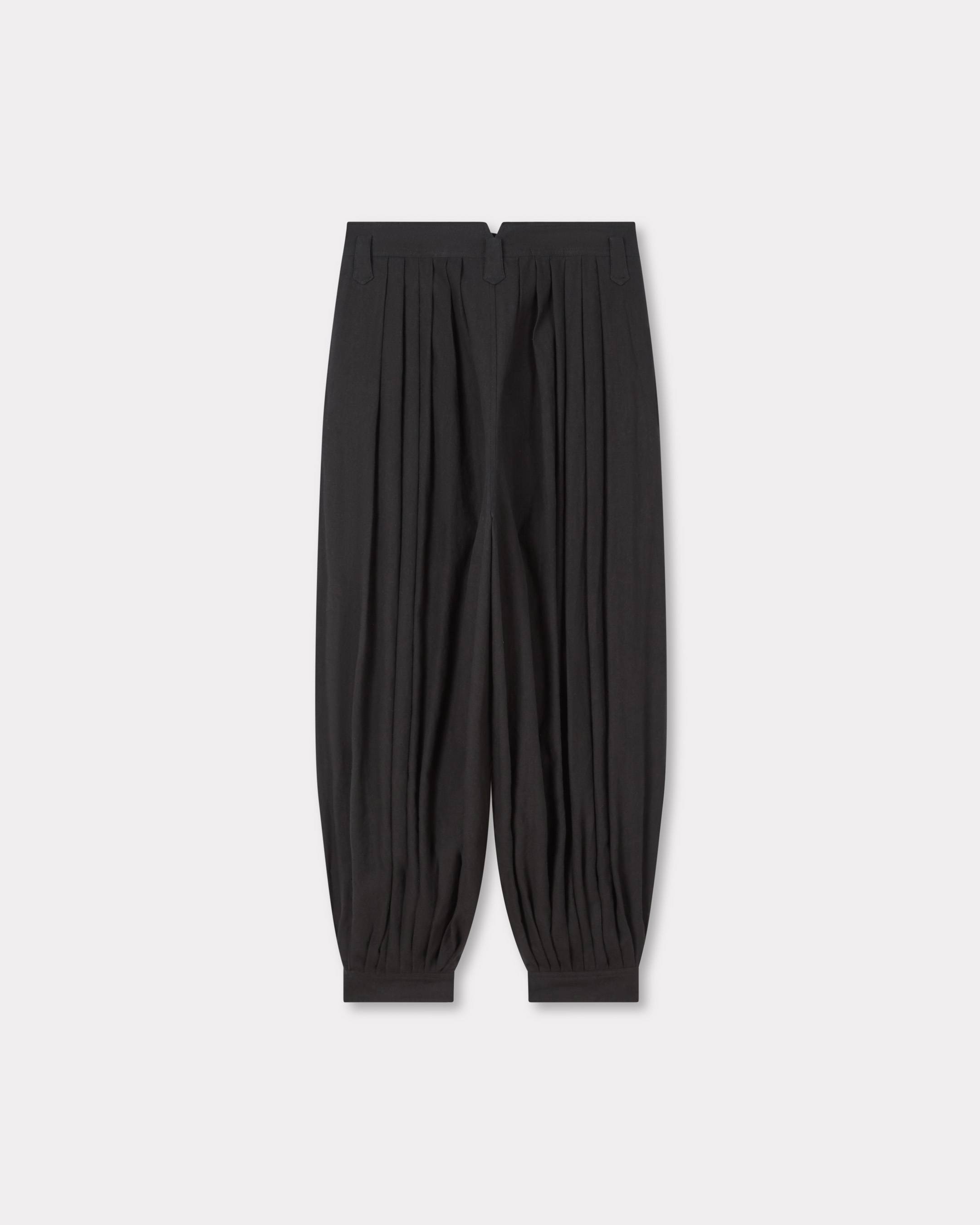 Pantal&oacute;n globo con pinzas de algod&oacute;n y c&aacute;&ntilde;amo