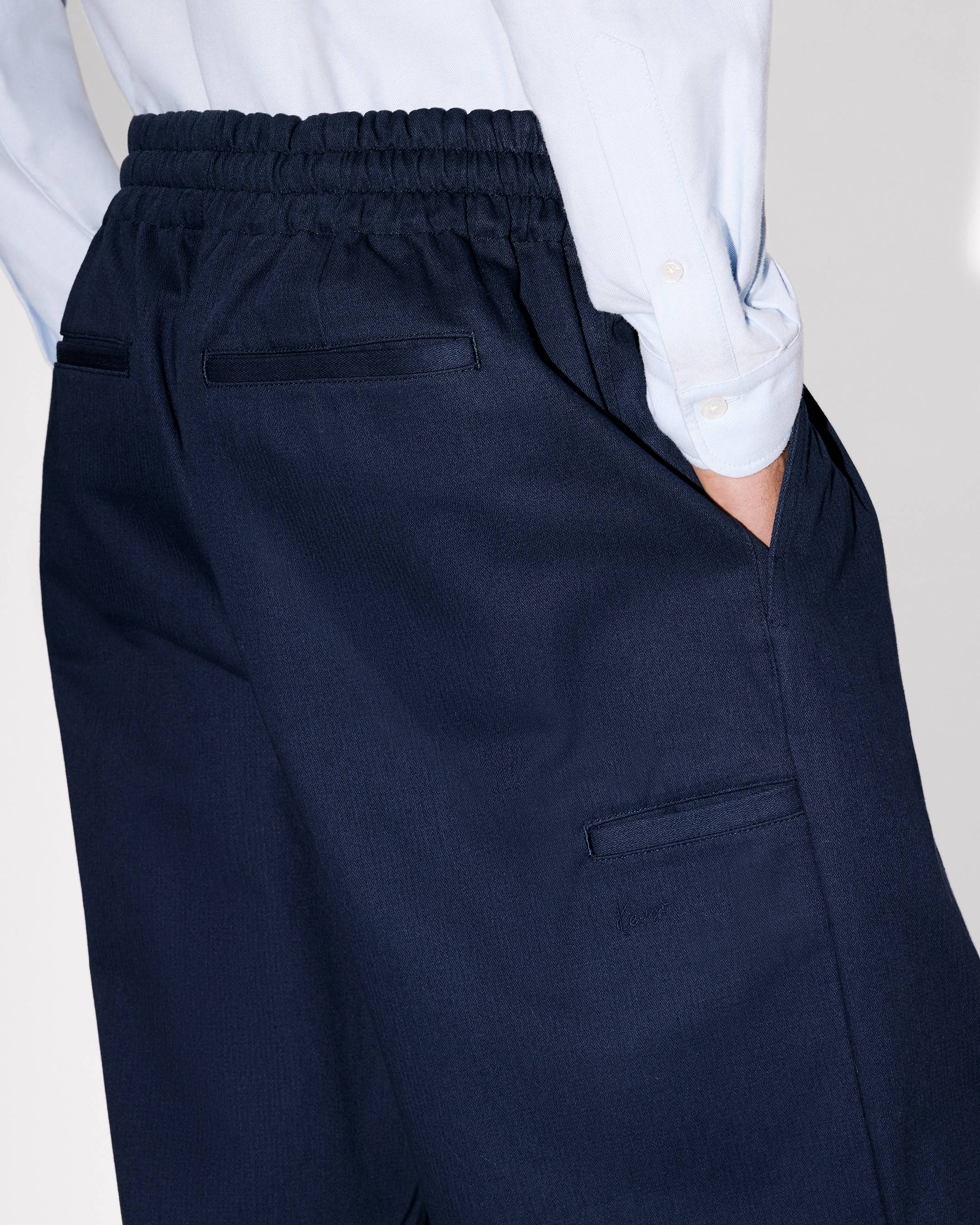 Elasticated pants in herringbone cotton