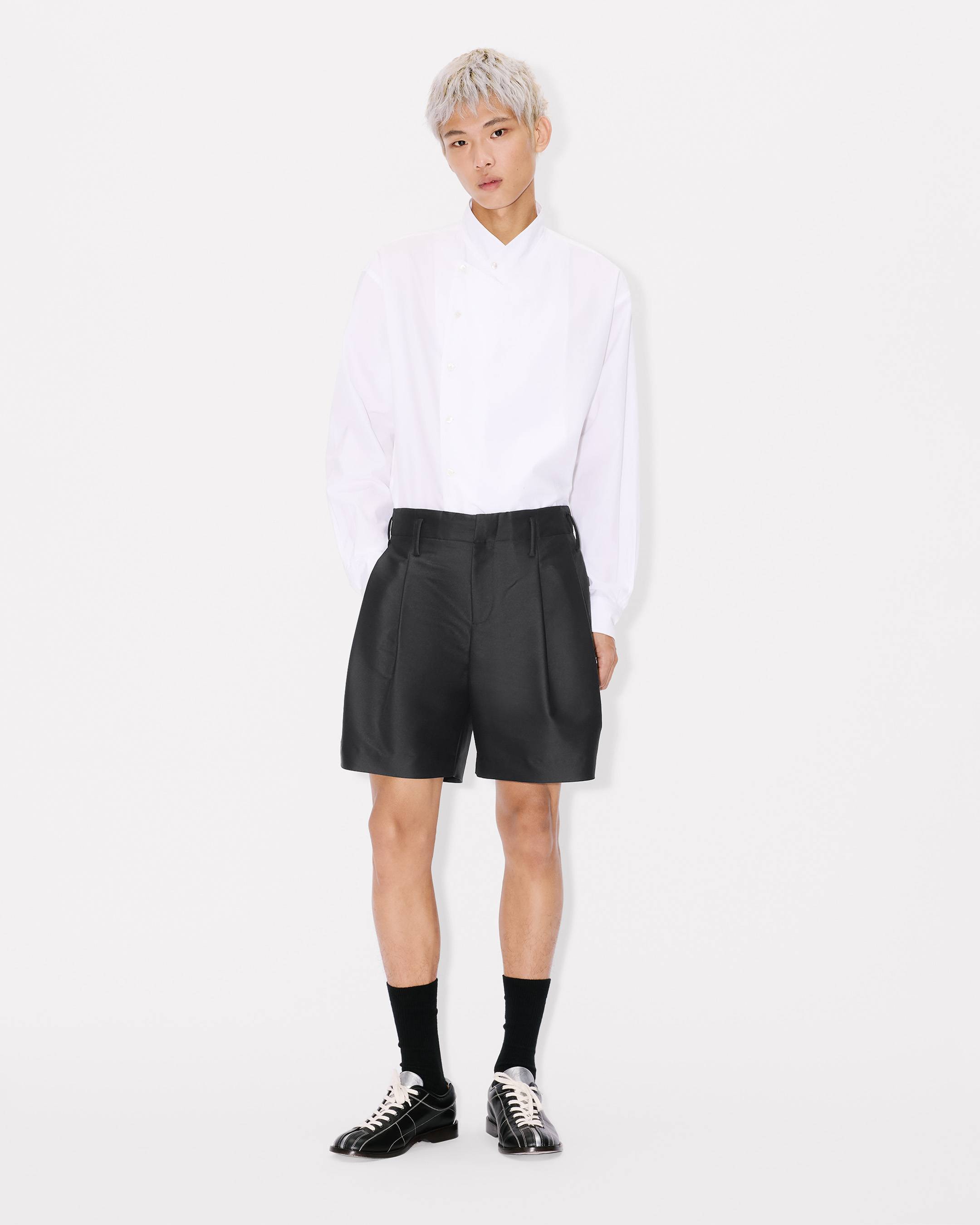 Tailored short in virgin wool and silk