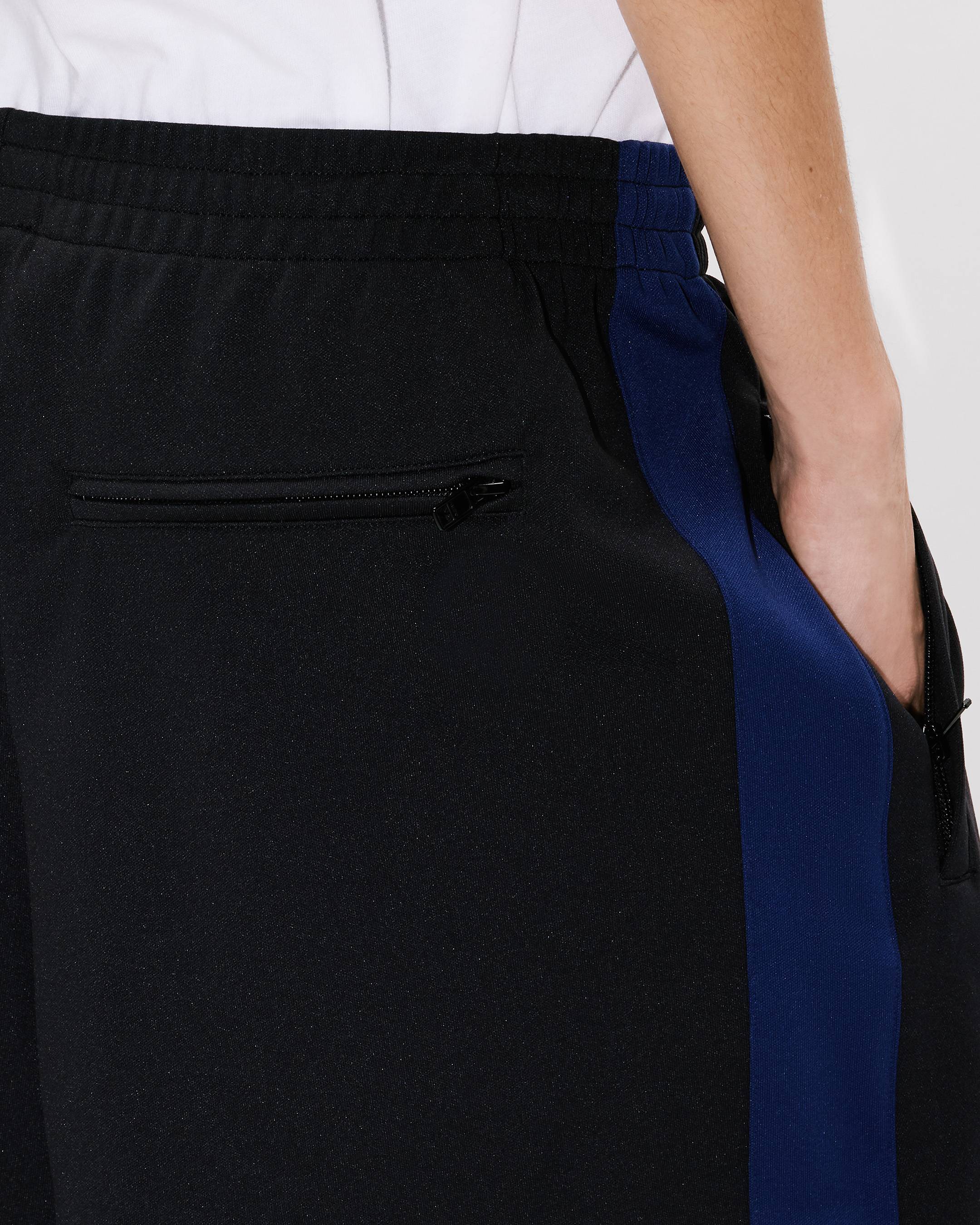 Trainingsshorts mit &bdquo;Boke Flower 2.0&ldquo;-Stickerei