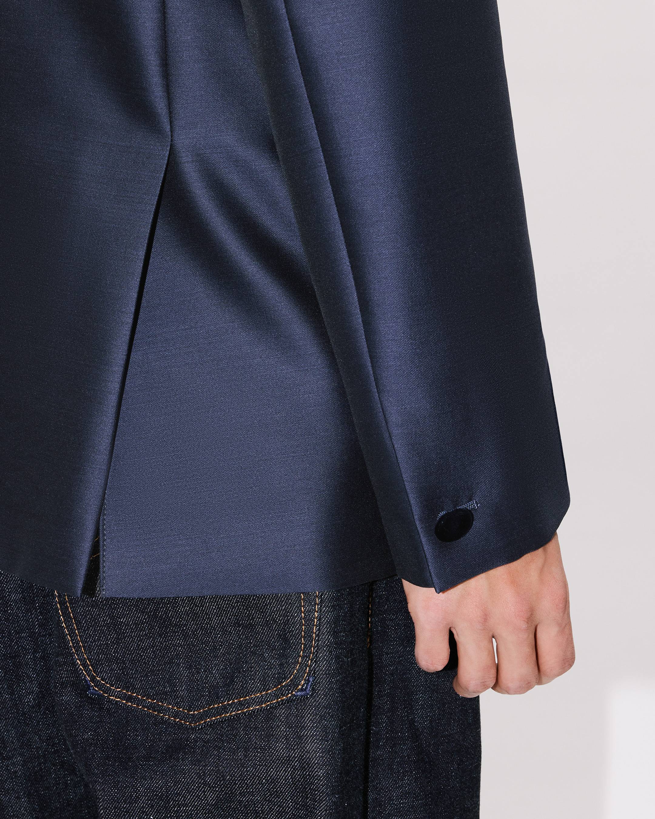 Shawl lapel jacket in virgin wool slik