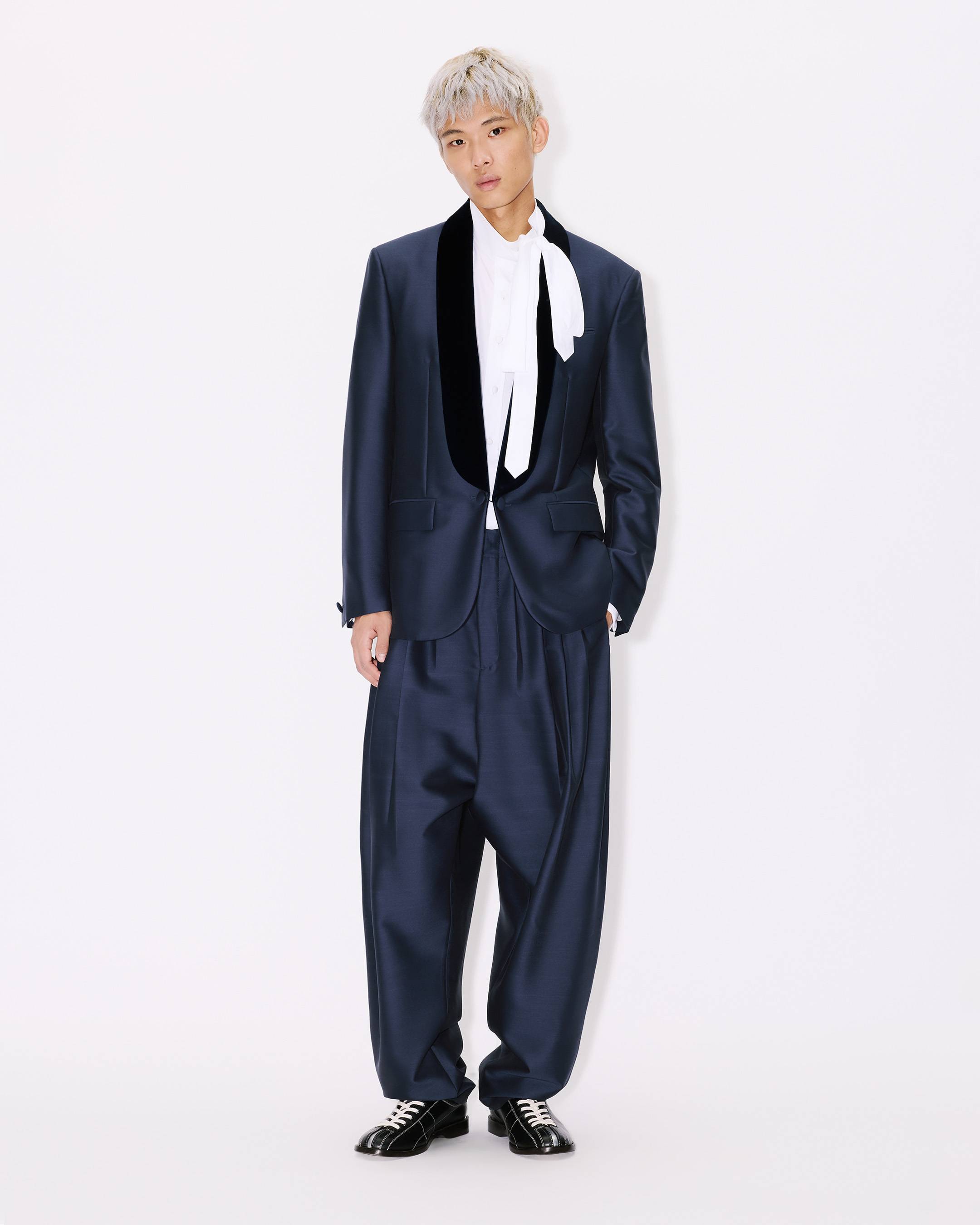 Shawl lapel jacket in virgin wool slik