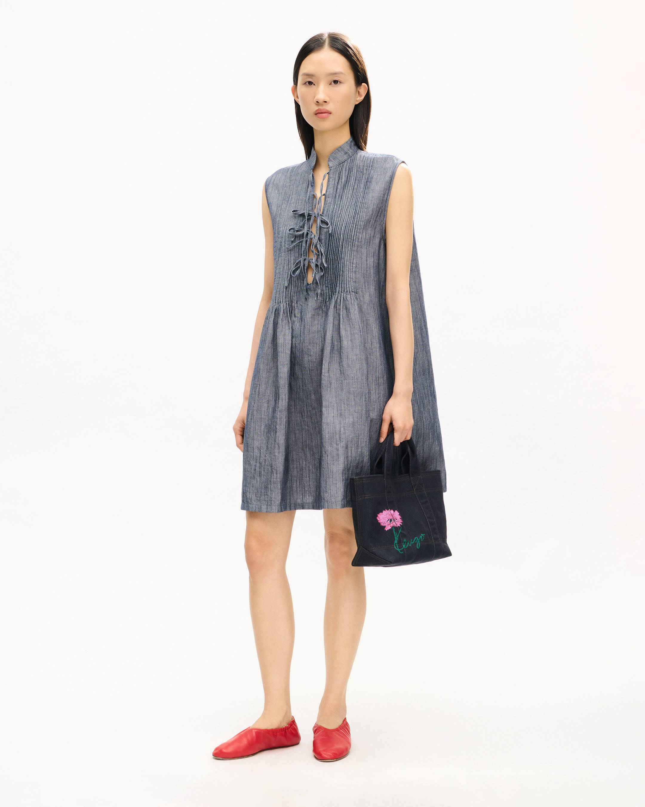 Kurzes Kleid aus gewaschenem Leinen-Denim-Mix