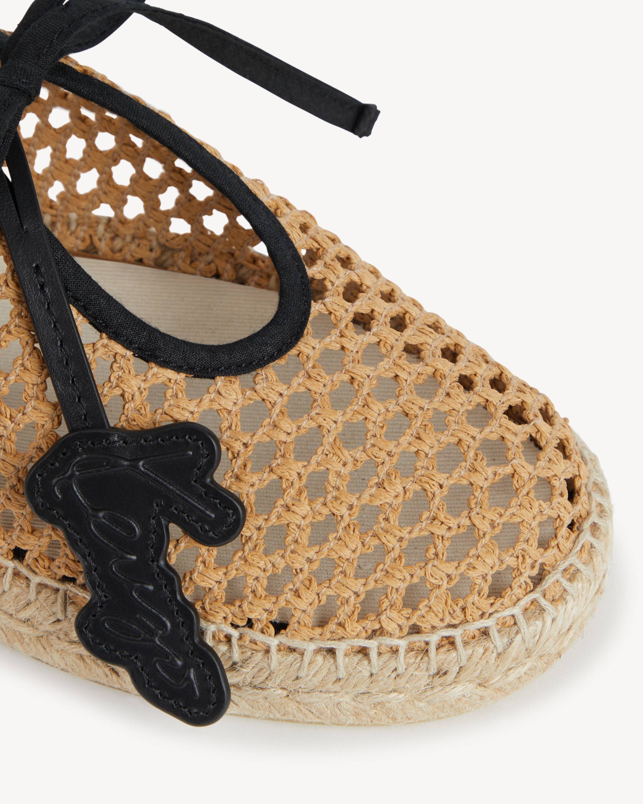 Espadrilles in raffia