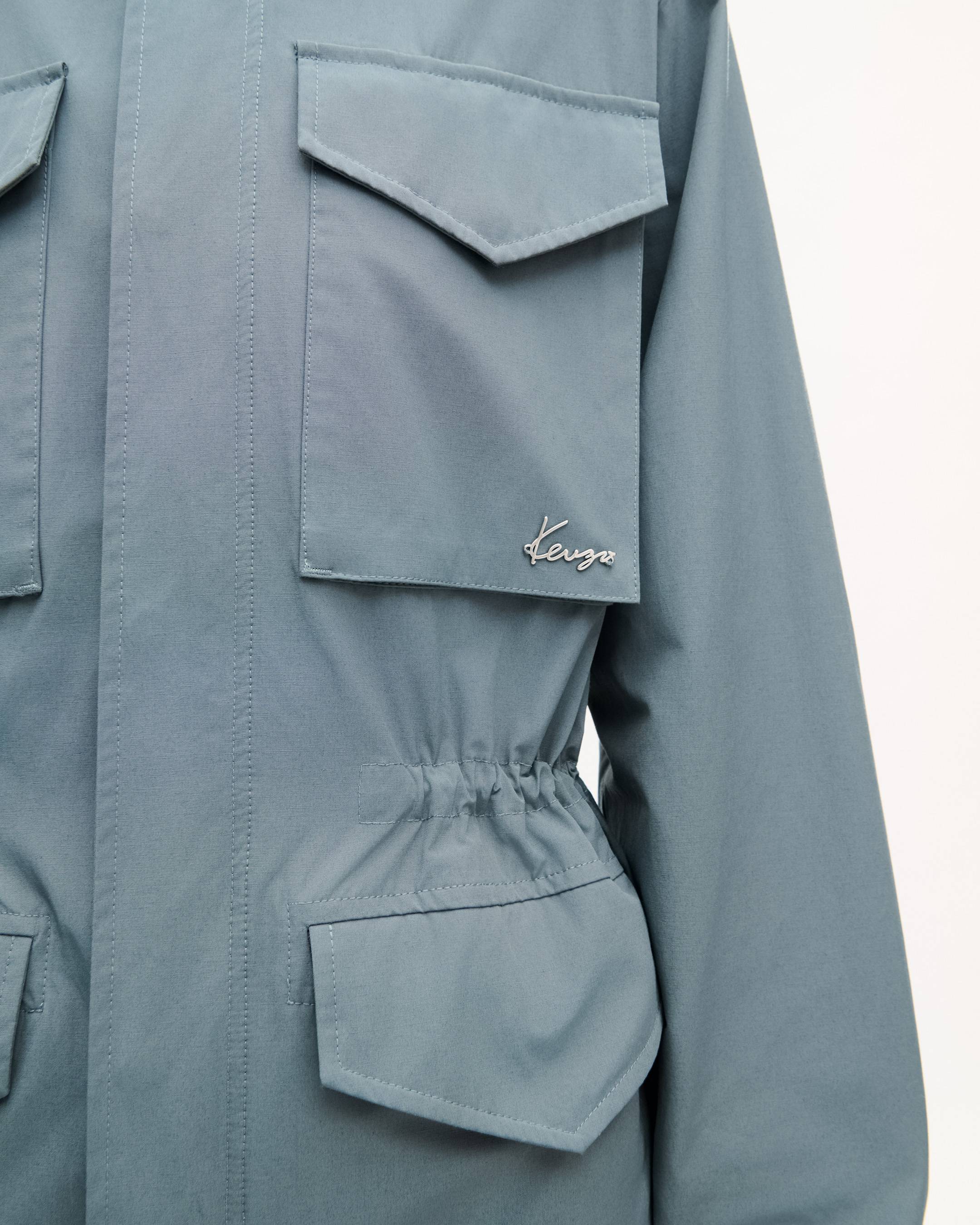 Mid-length windbreaker