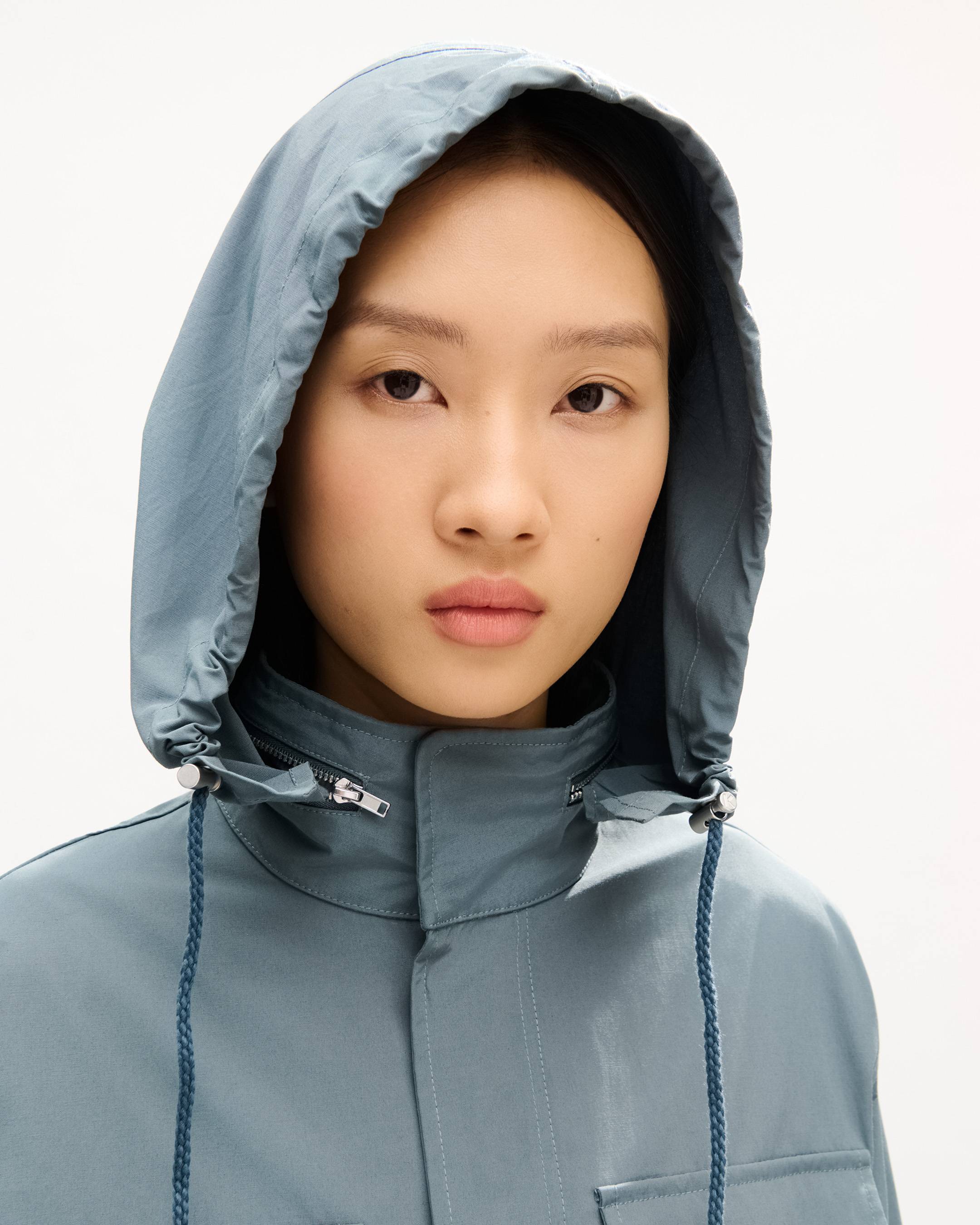 Mid-length windbreaker