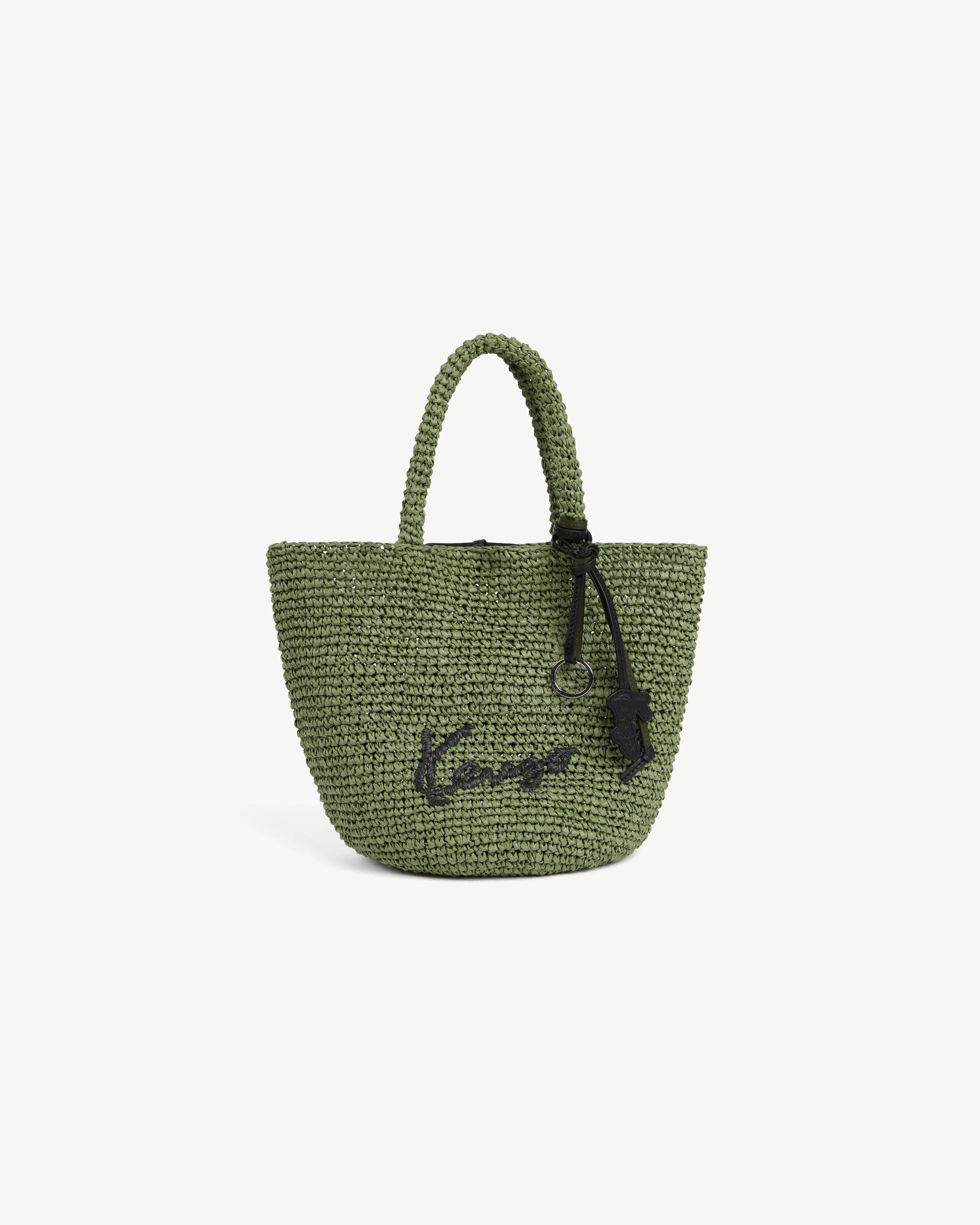 Small basket in raffia
