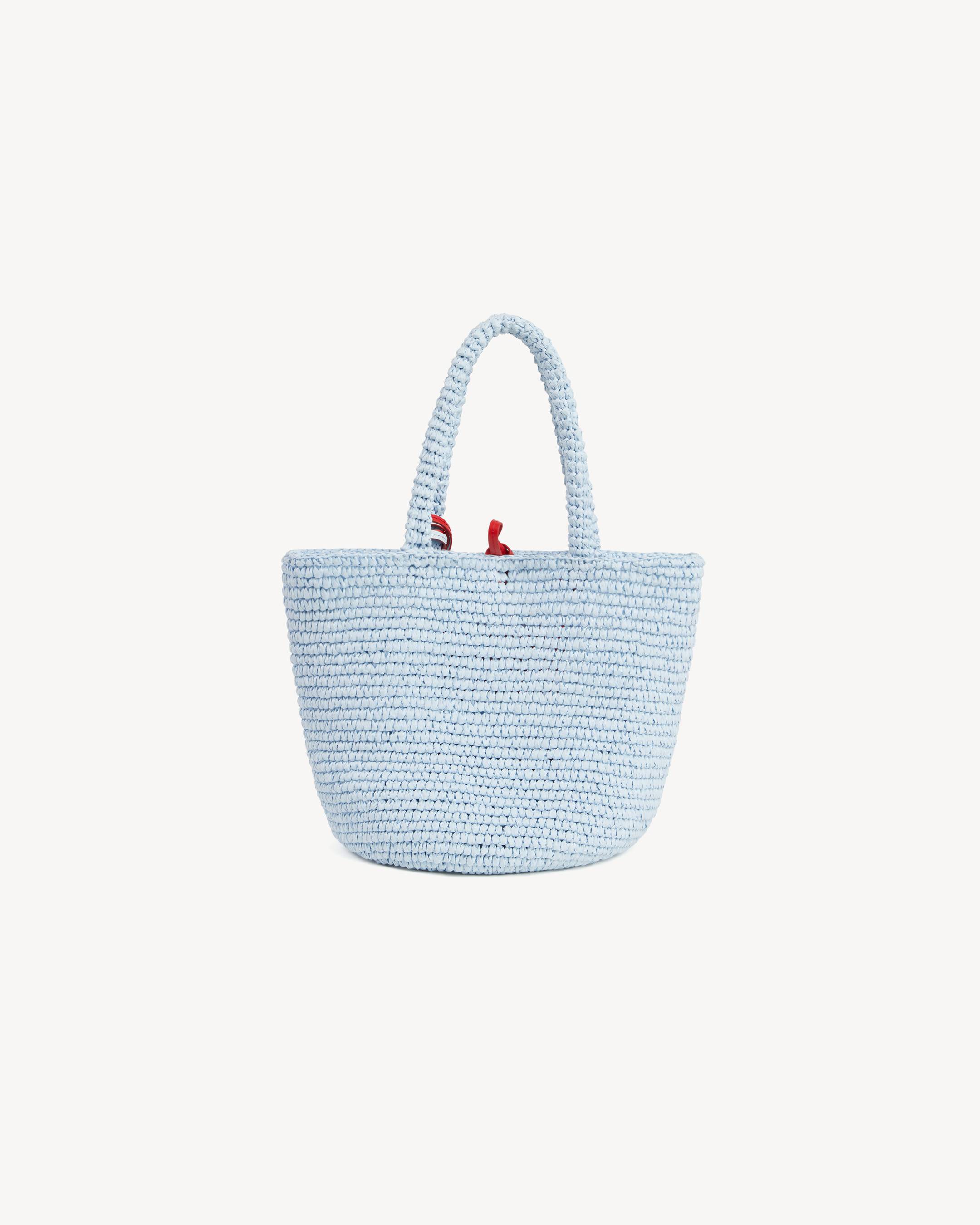 Small basket in raffia