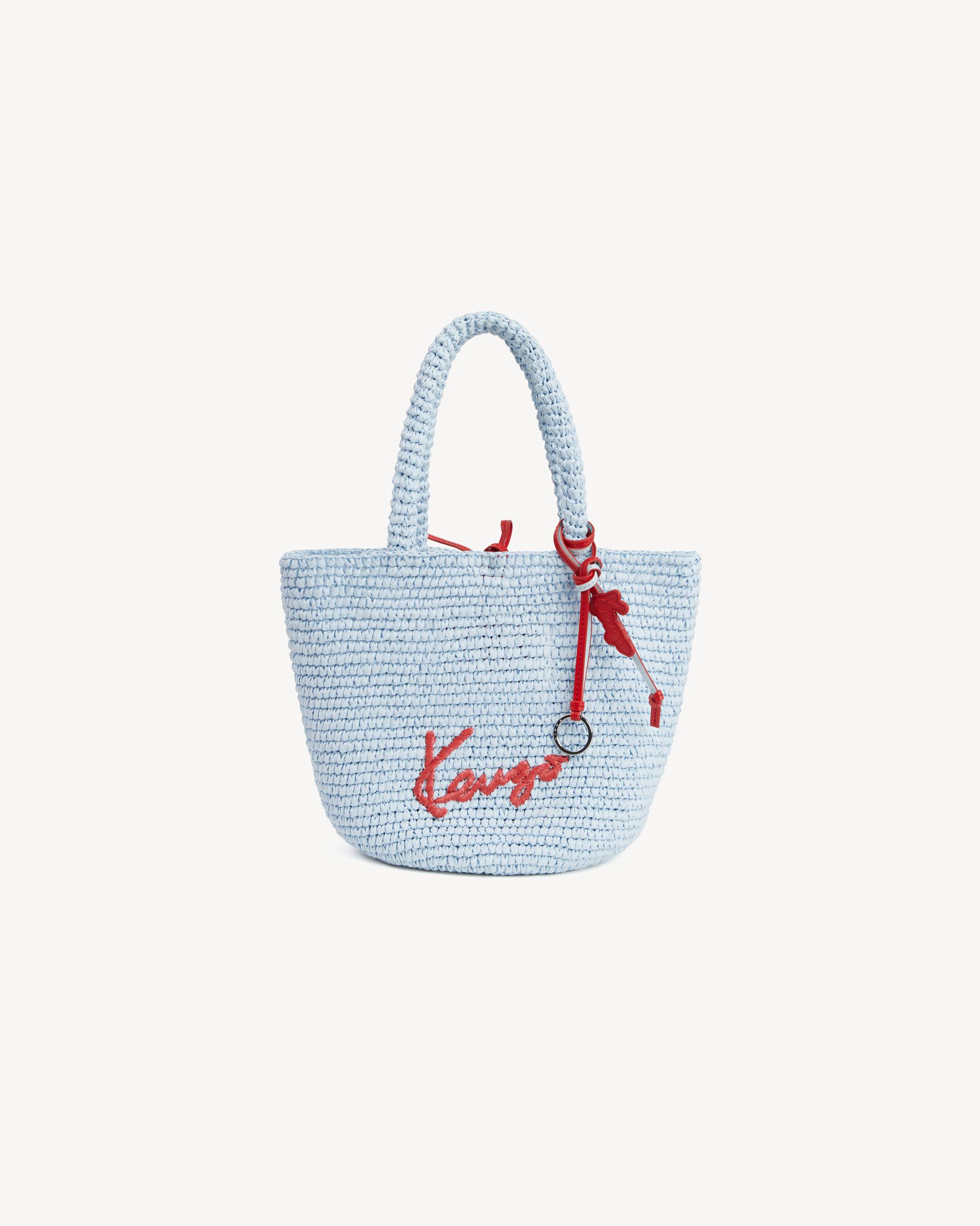 Small basket in raffia