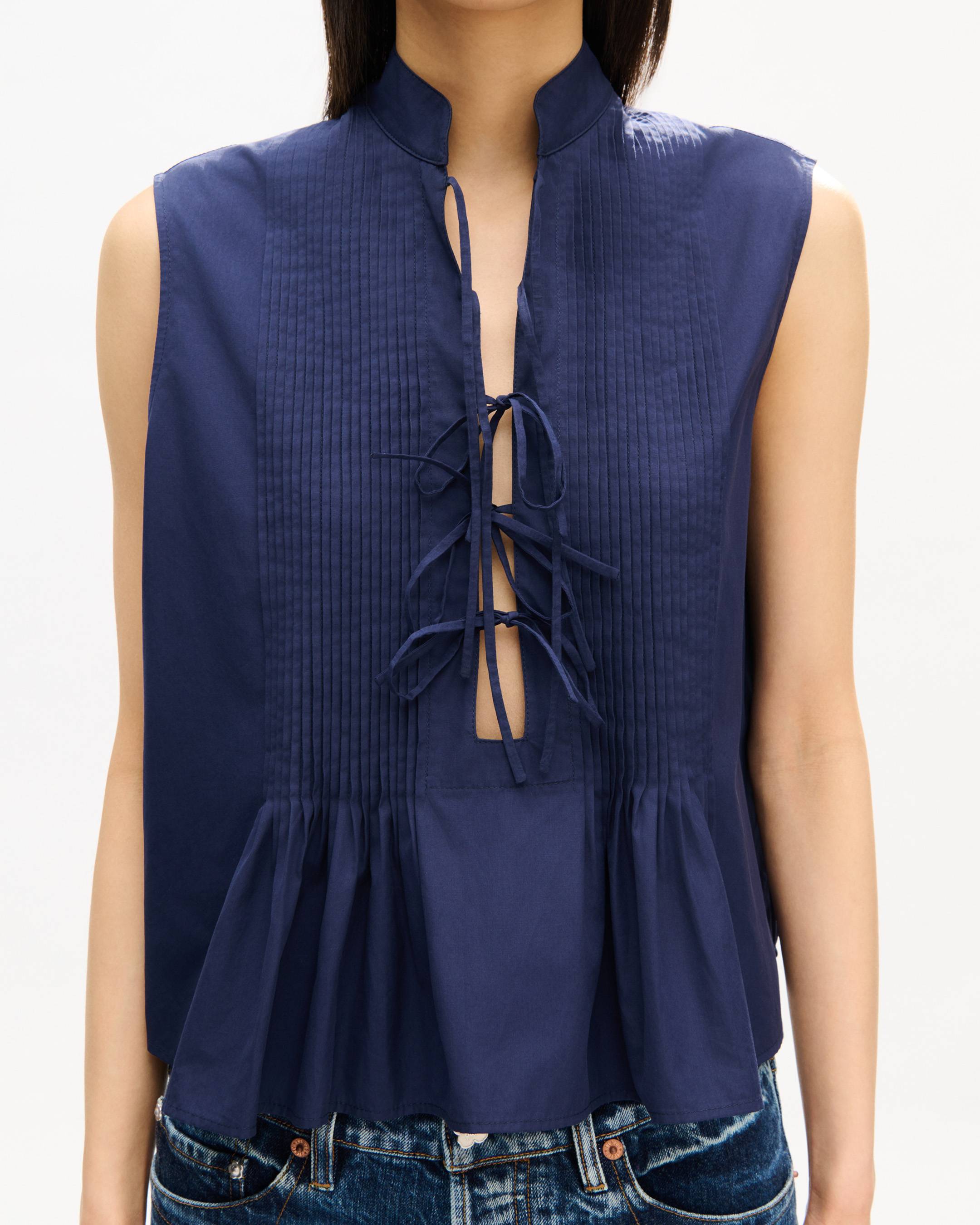 Sleeveless top in cotton poplin