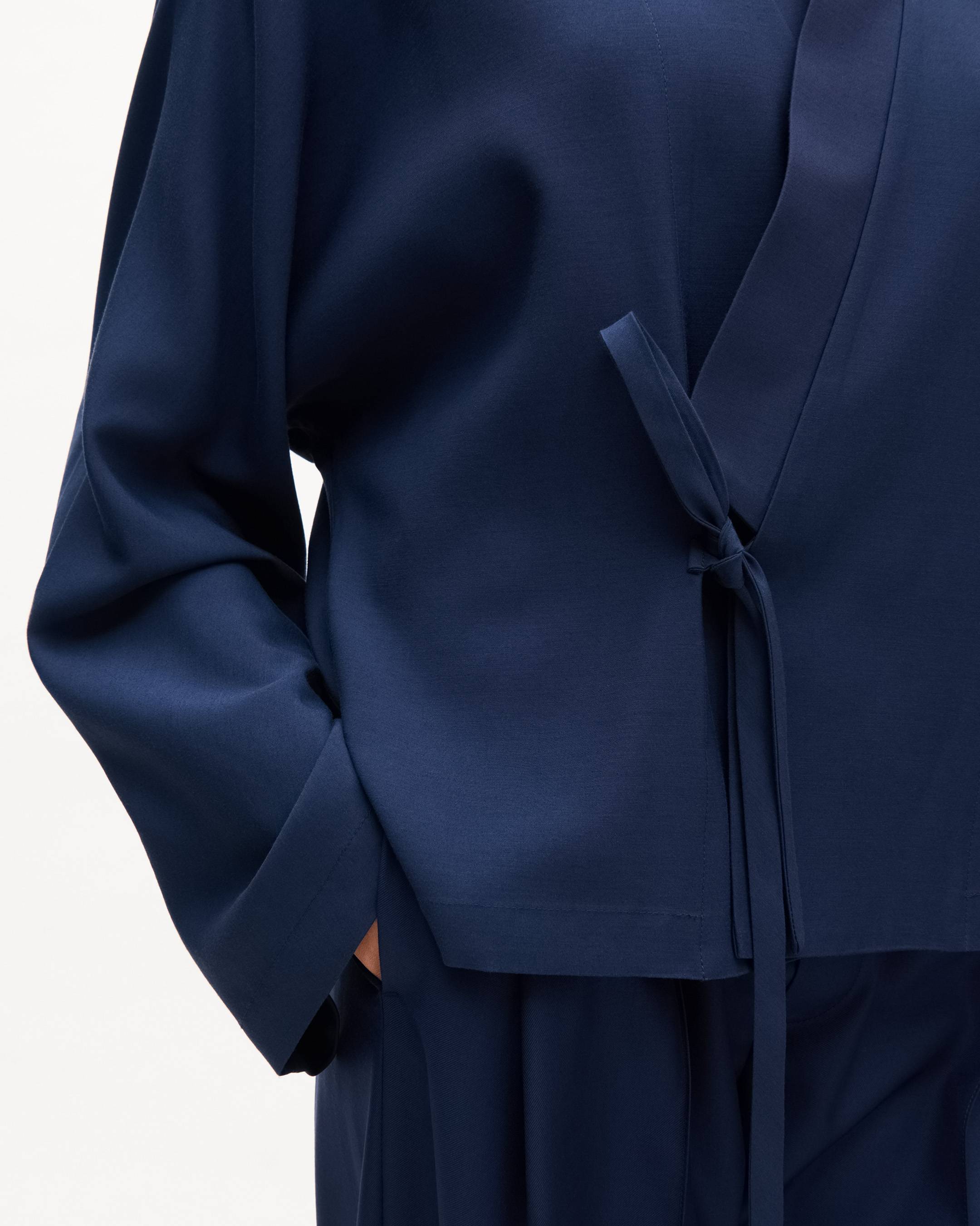 Light kimono jacket in virgin wool