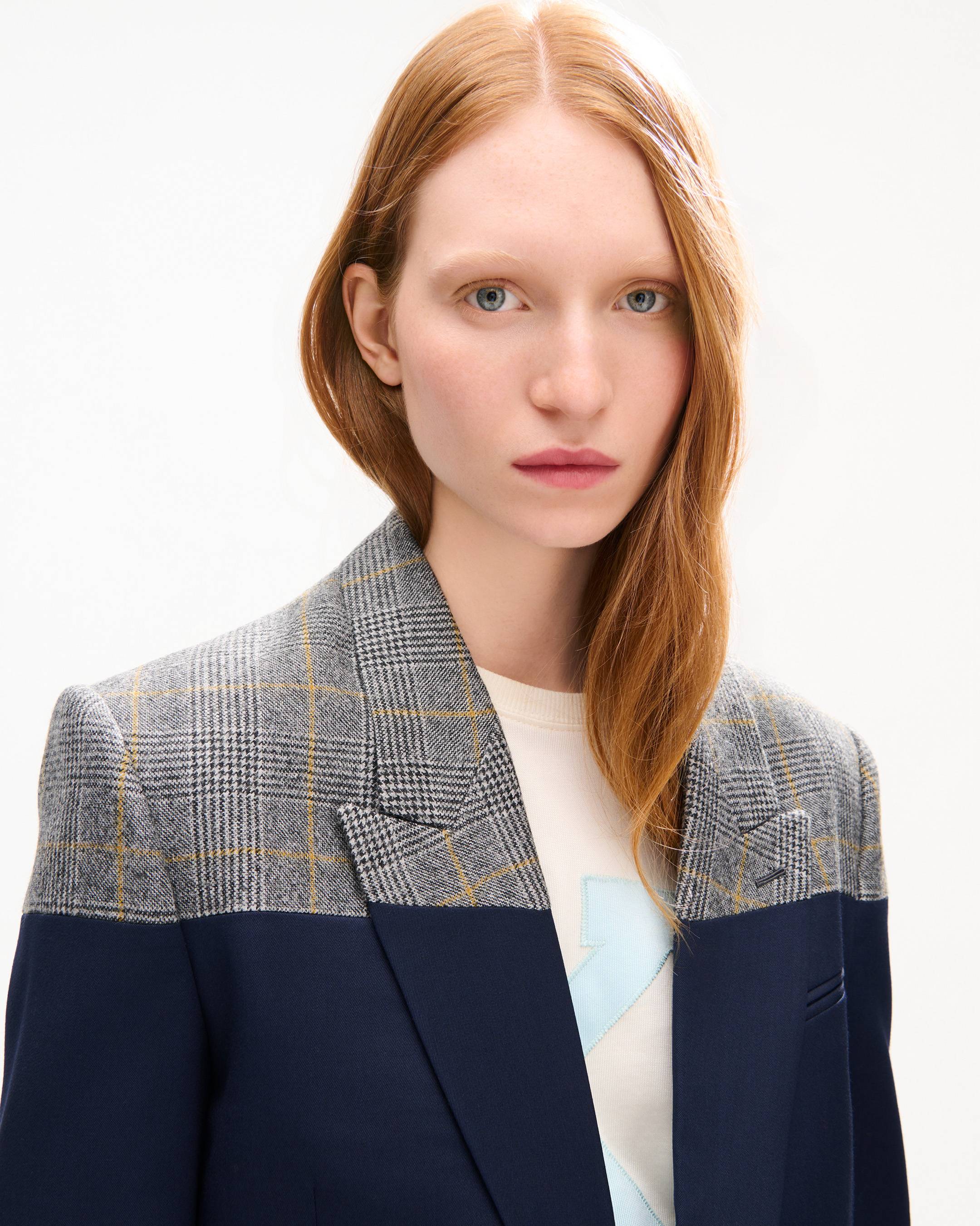 Peaked lapel blazer in wool