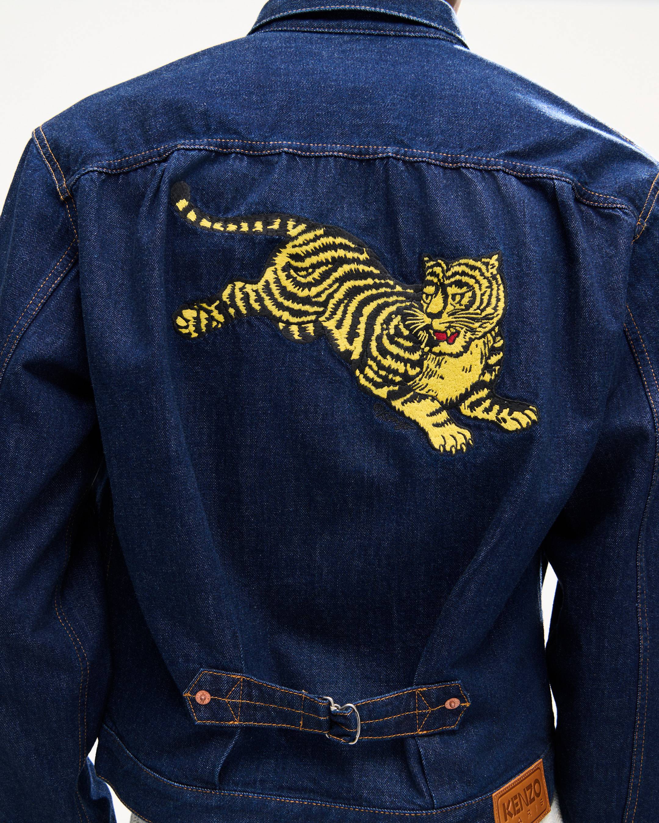 Chaqueta trucker con pliegues de denim japon&eacute;s bordada 'KENZO Jumping Tiger'