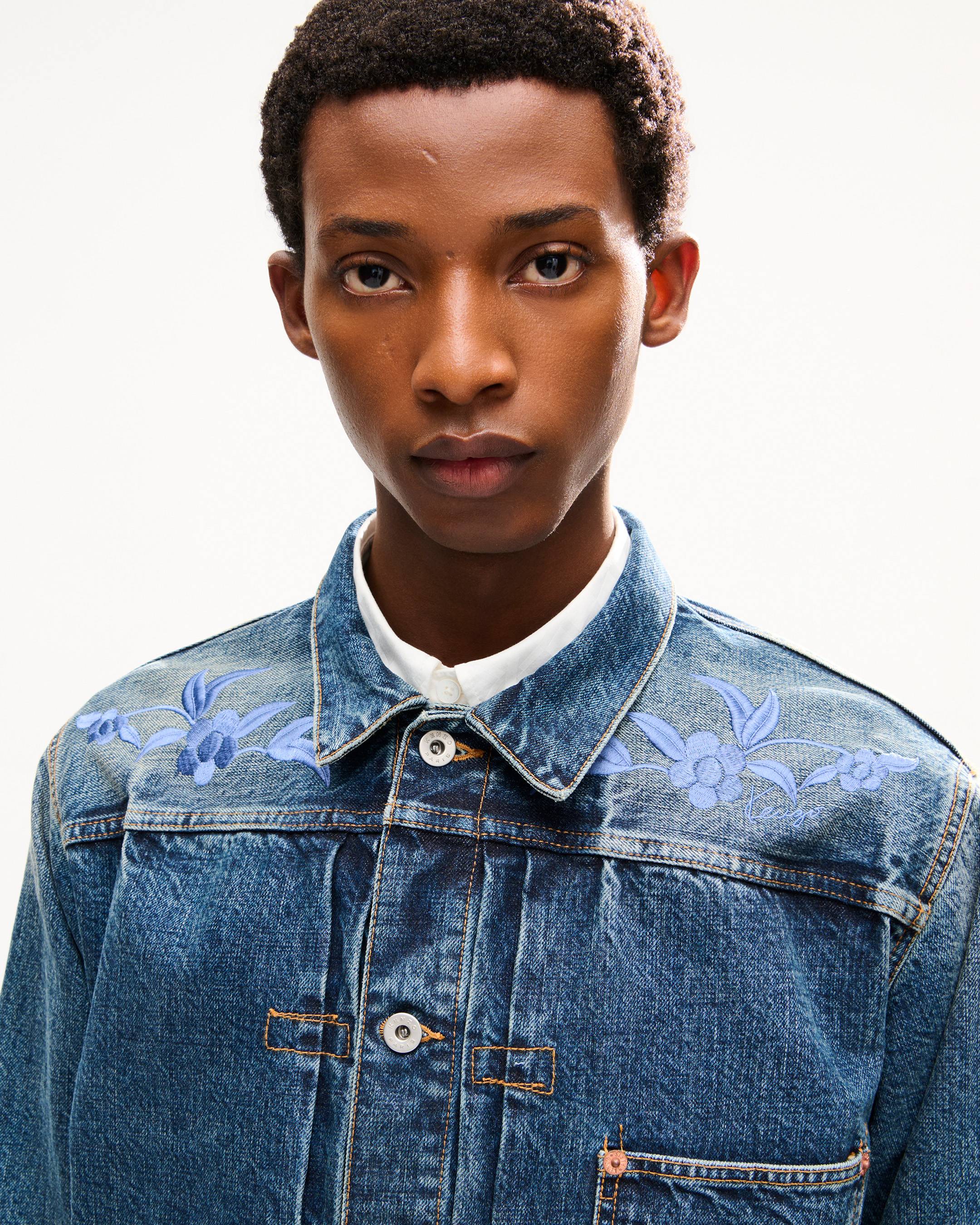 KENZO Wildflower' cropped pleated trucker jacket in japanese denim