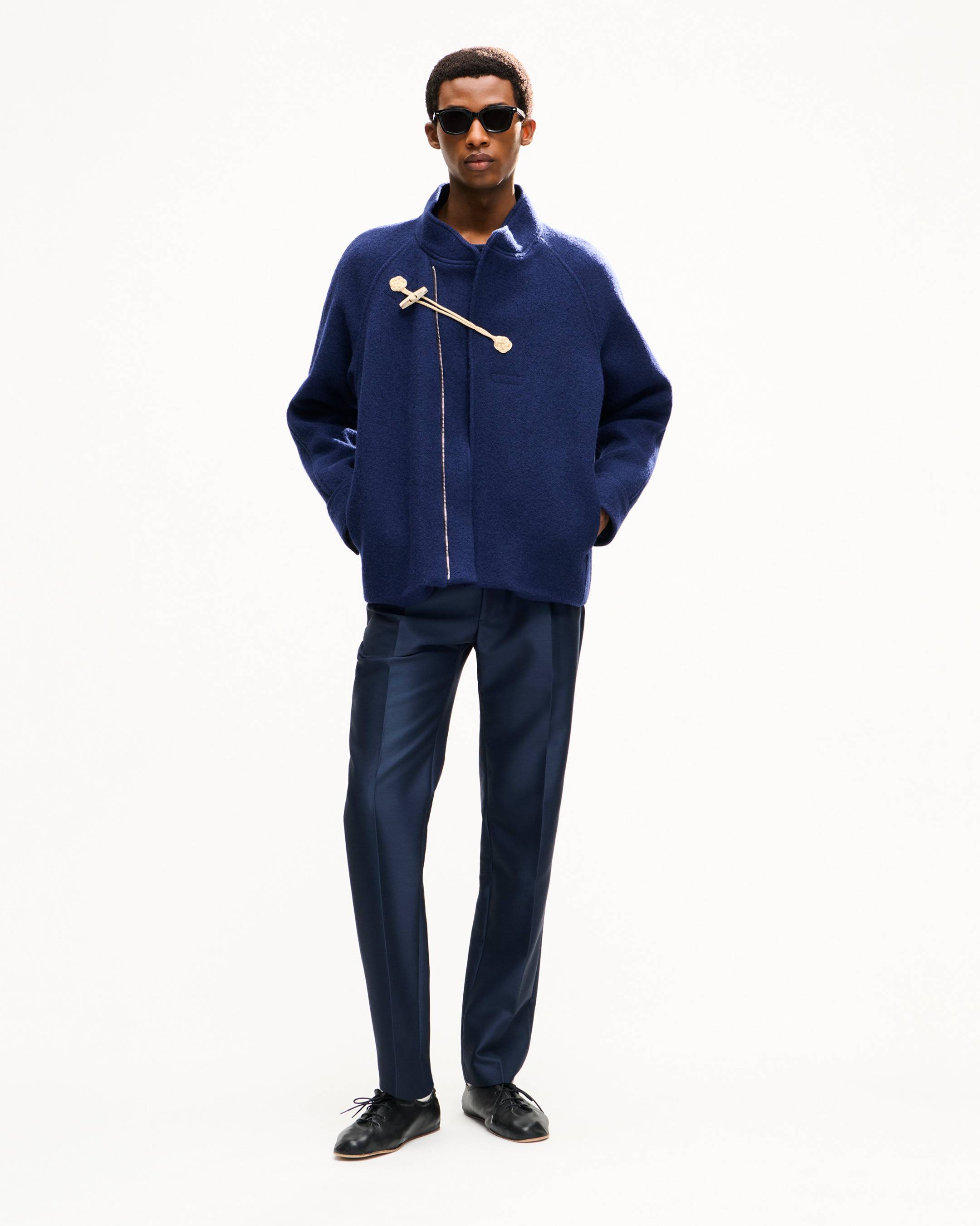 Tapered tailored pants in virgin wool and silk