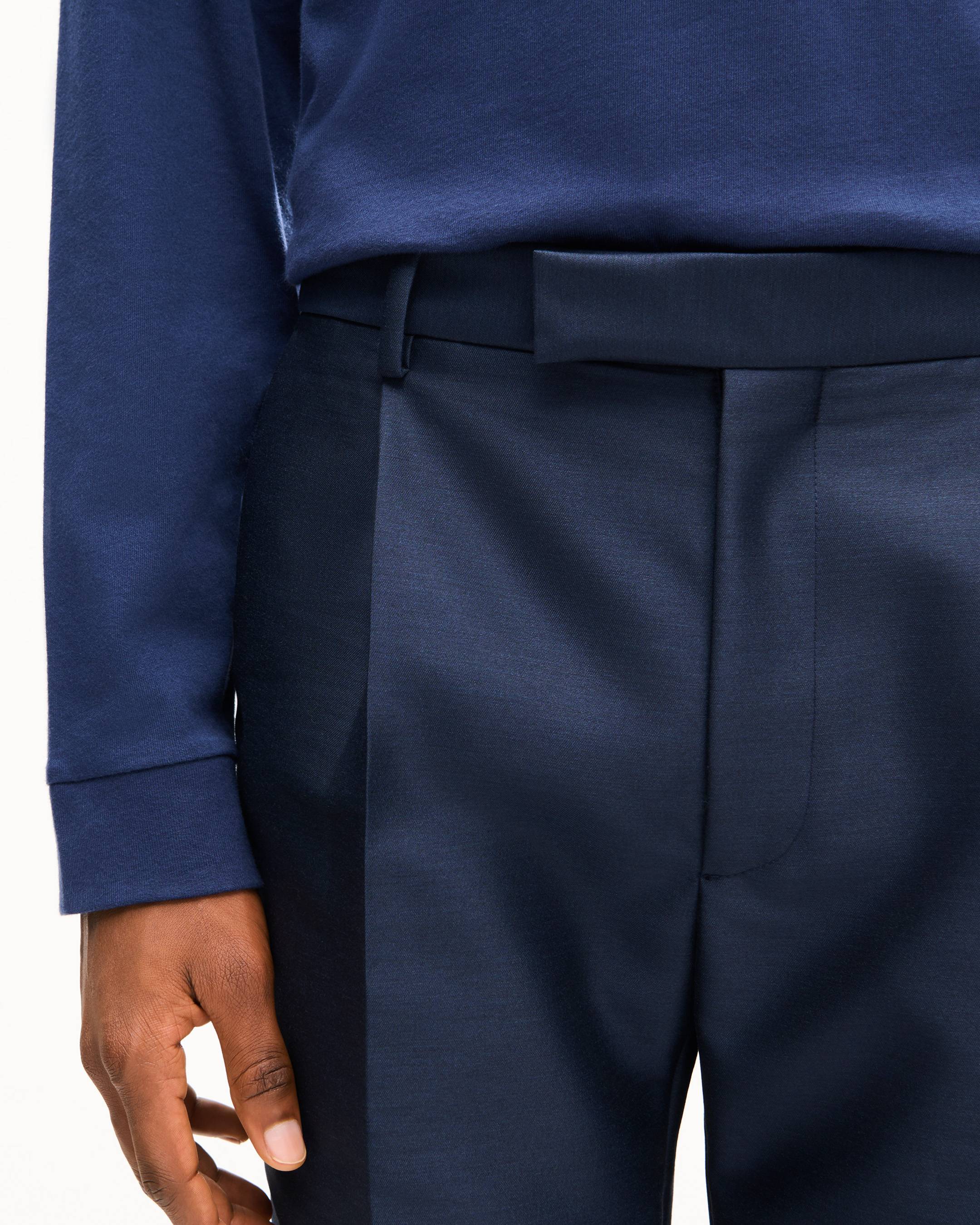 Tapered tailored pants in virgin wool and silk