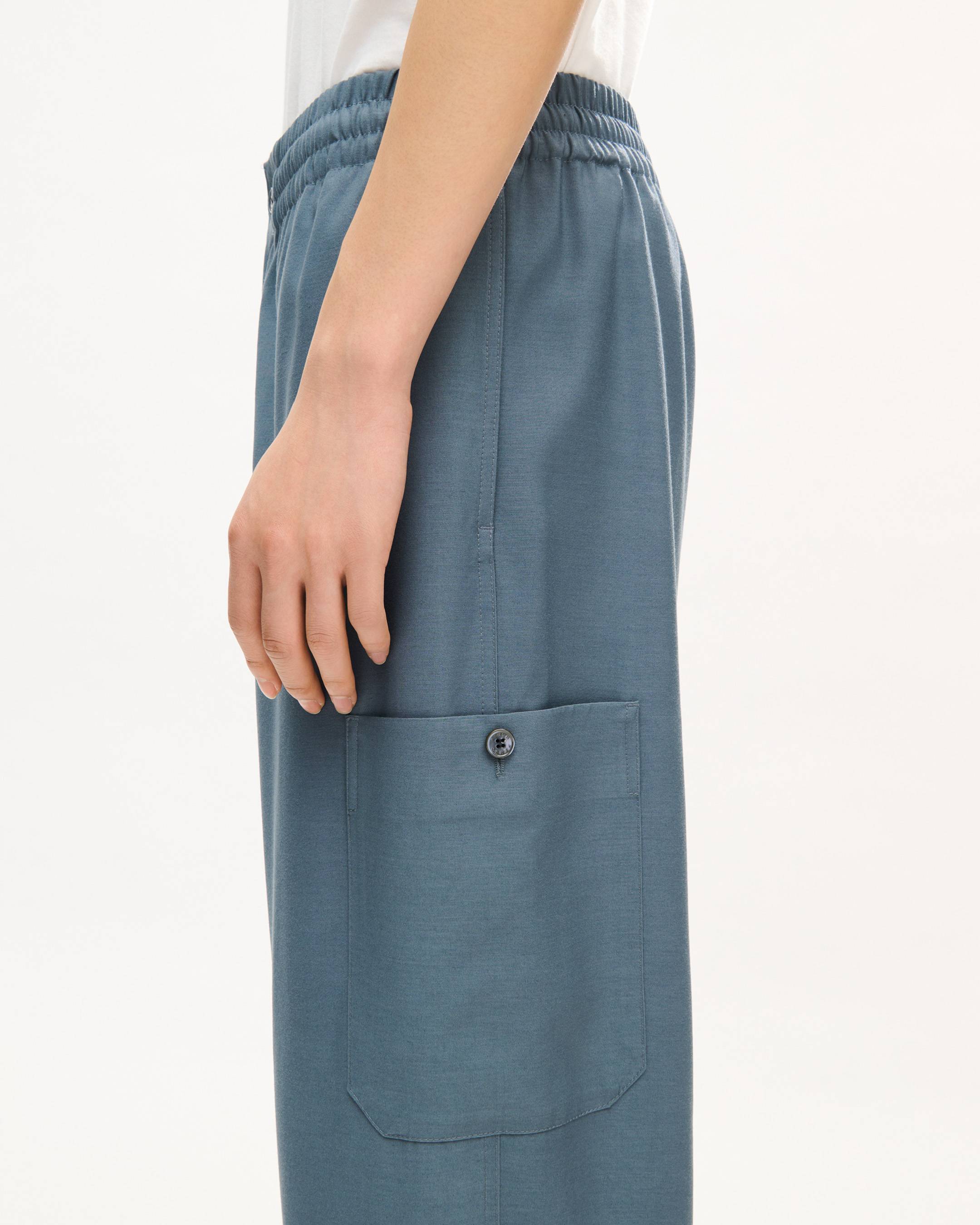 Pantalon de jogging cargo en viscose de laine recycl&eacute;e