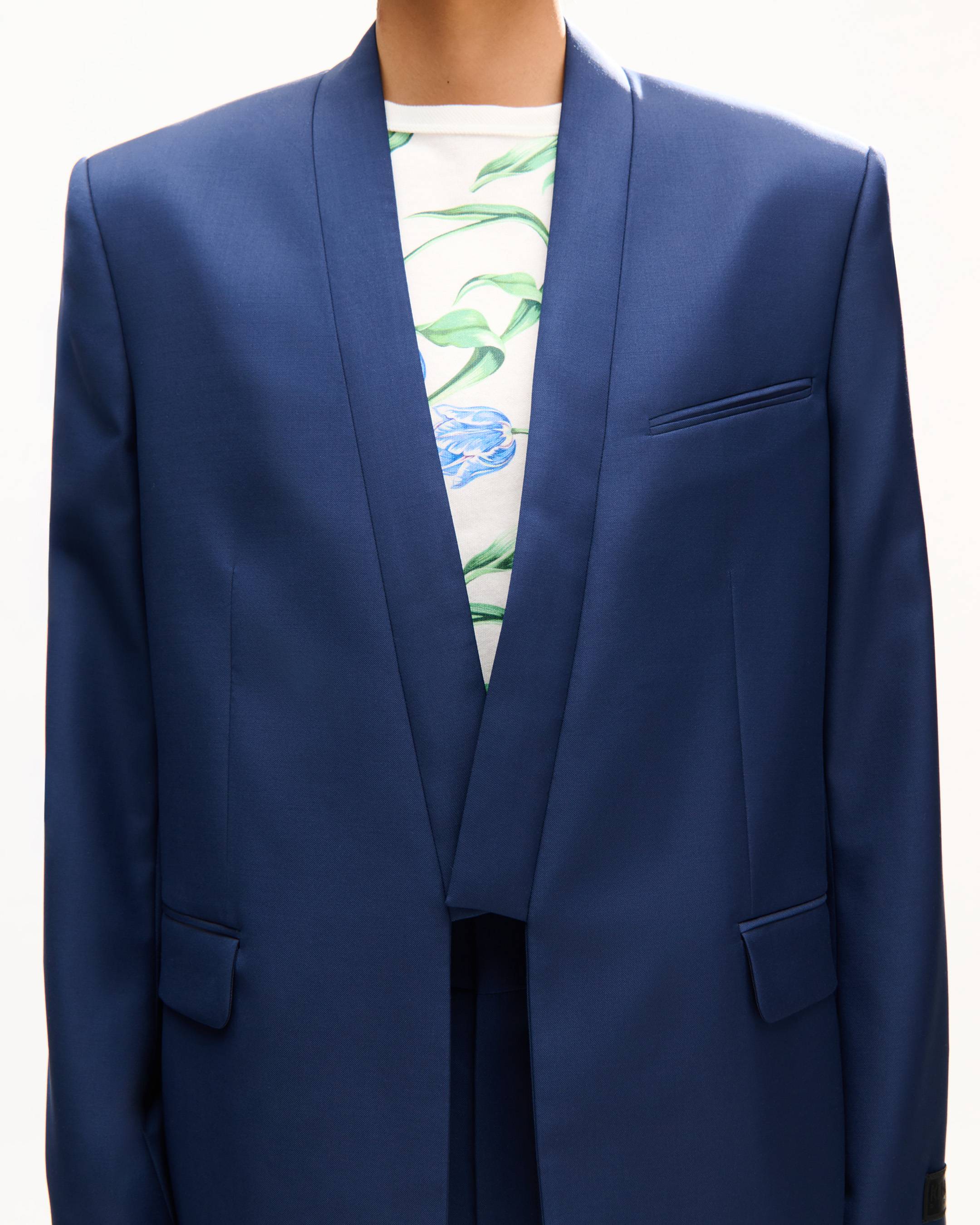 Veste de costume kimono &agrave; simple boutonnage en laine vierge