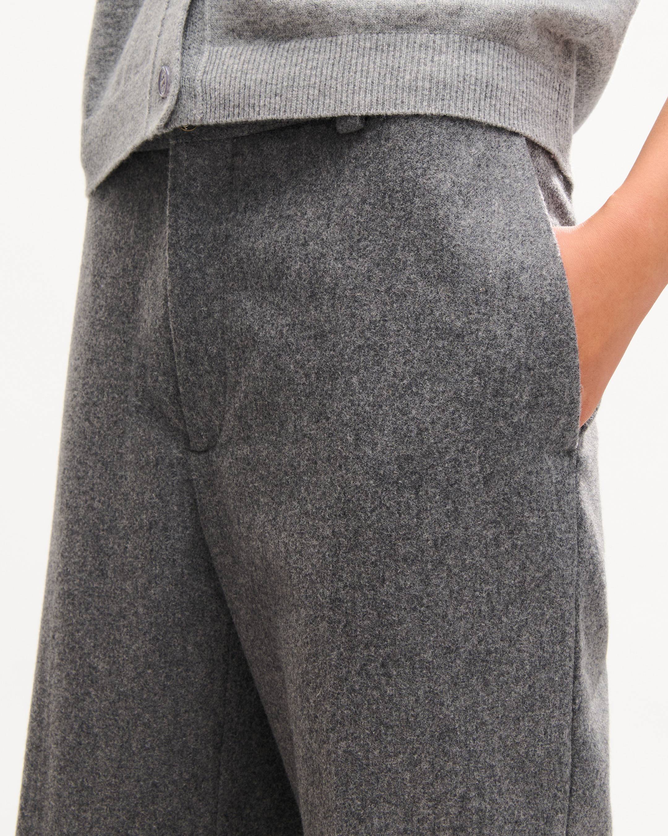 Pantaloni svasati in misto lana