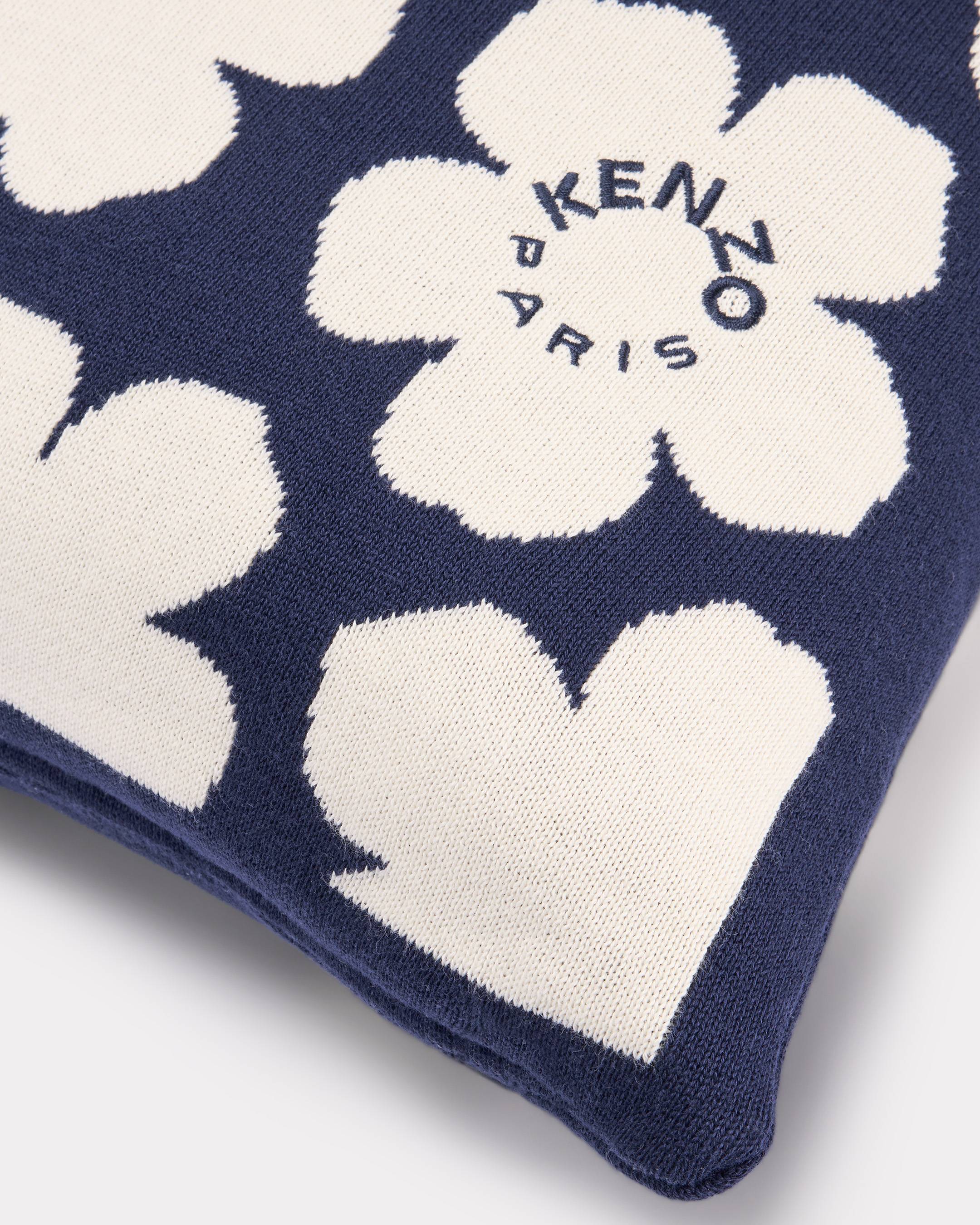 'K Hanadot' knit cushion cover