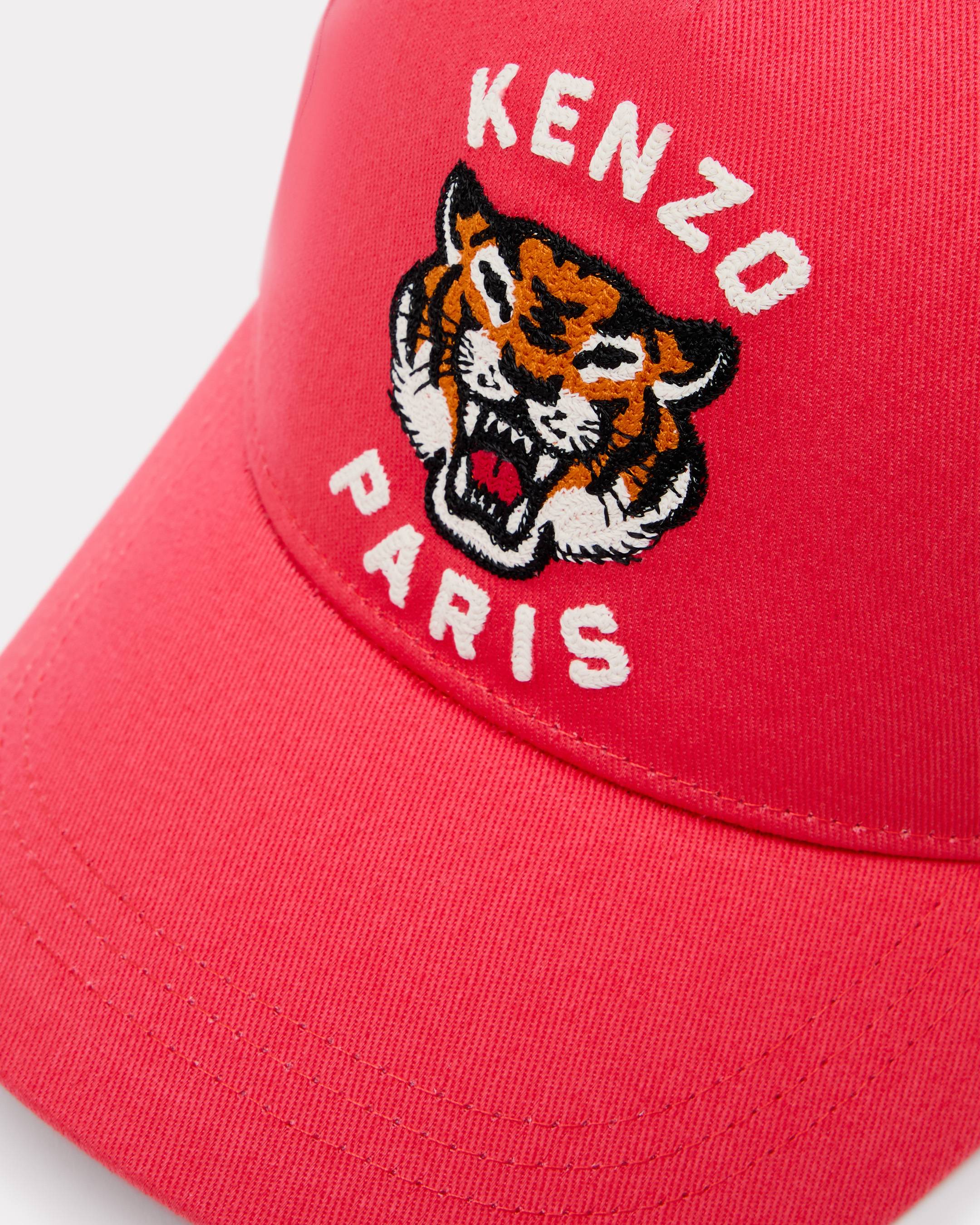 Embroidered cap in cotton twill