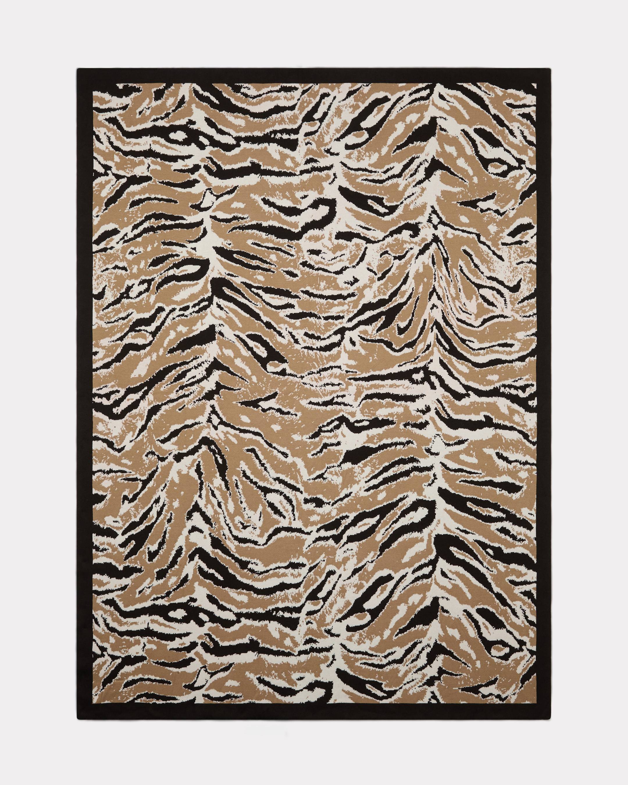 Leopard-patterned plaid