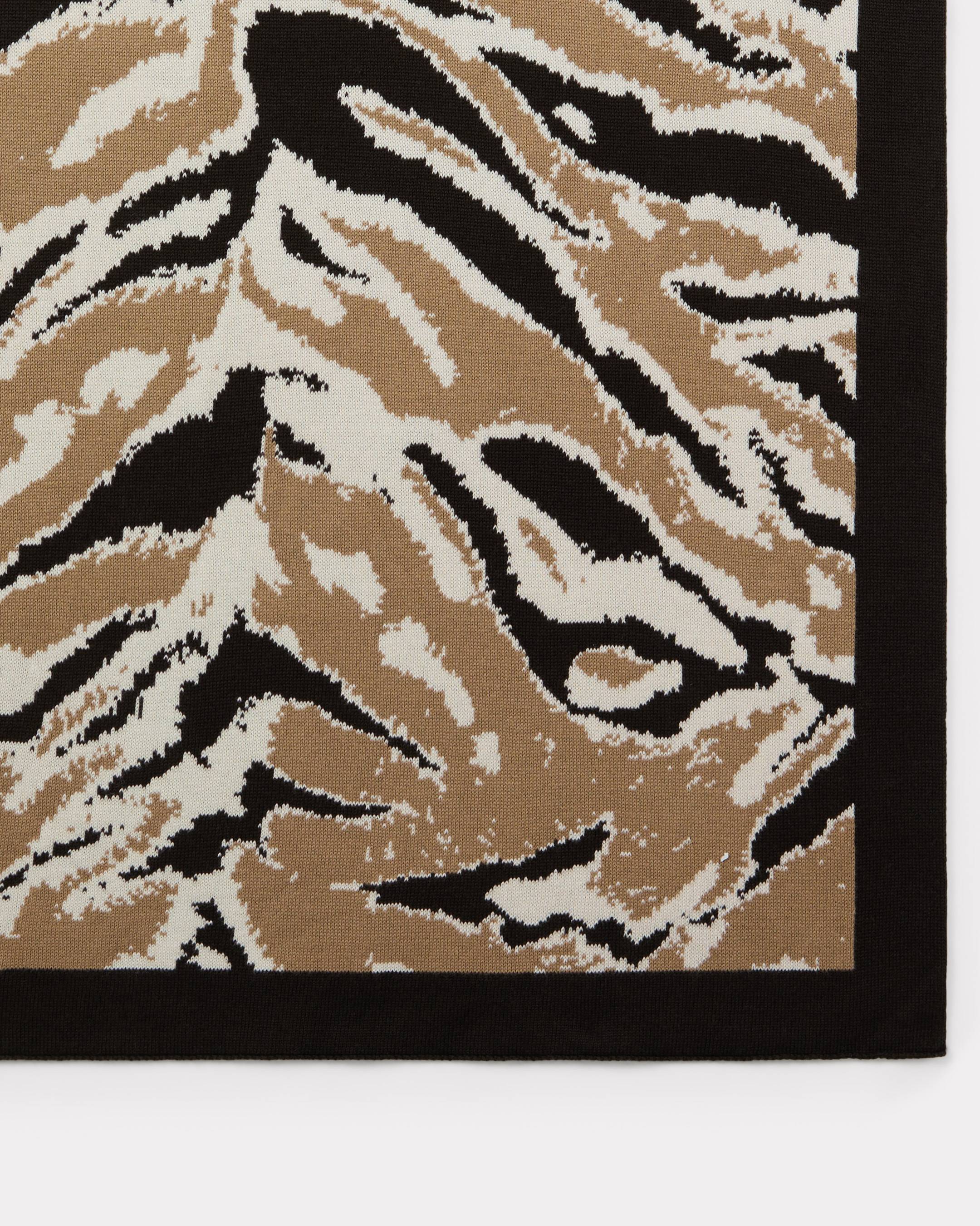 Leopard-patterned plaid